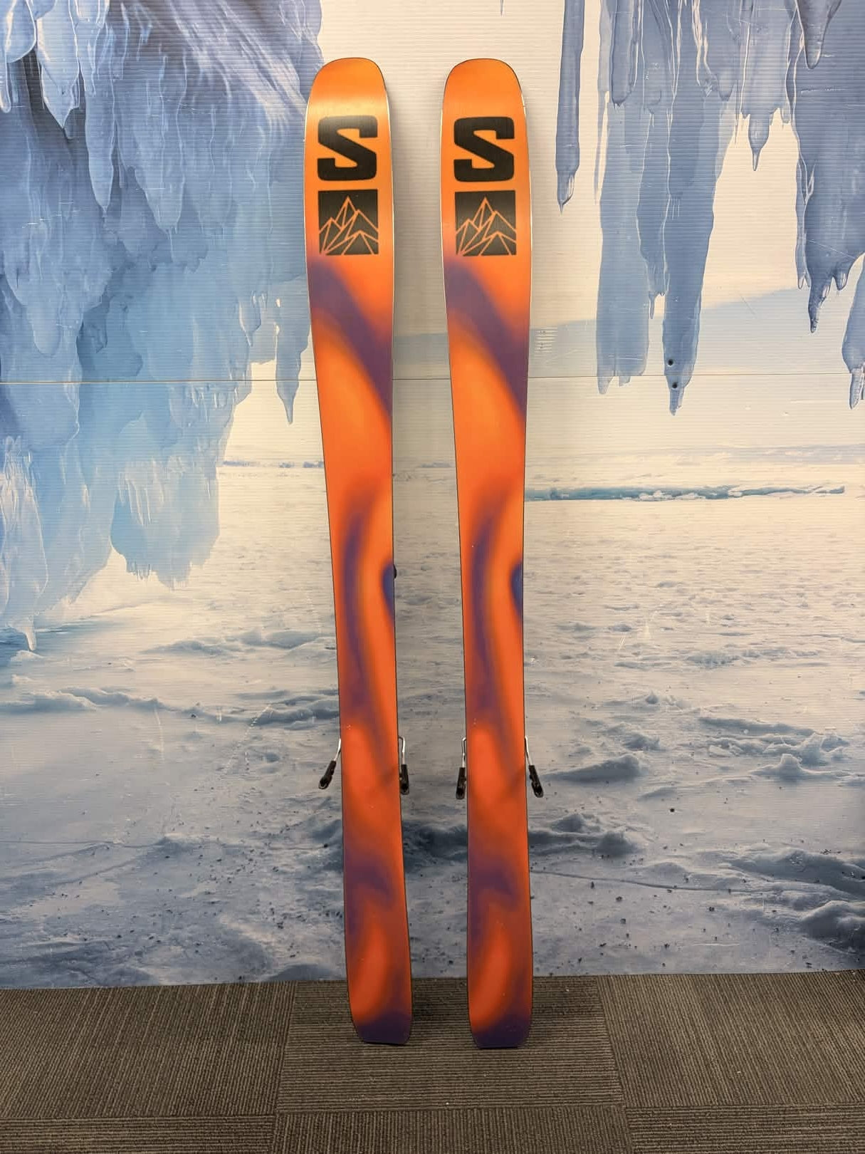 Salomon QST 98 169cm Skis w/ SALOMON S NR Strive 13 GW Demo Binding - Used (2024)
