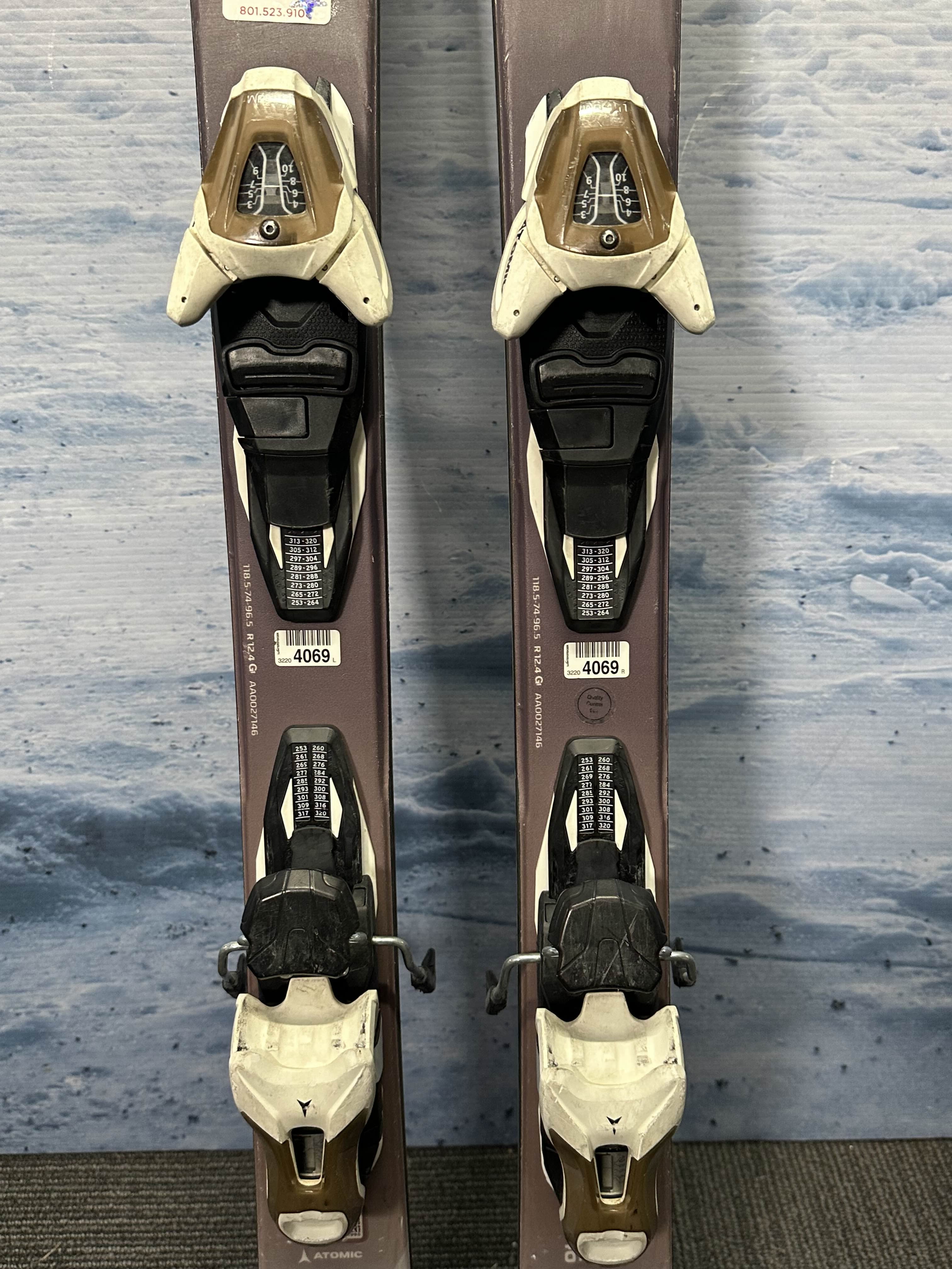 Used Atomic Vantage 146cm w/ Atomic Lithium 10 Bindings