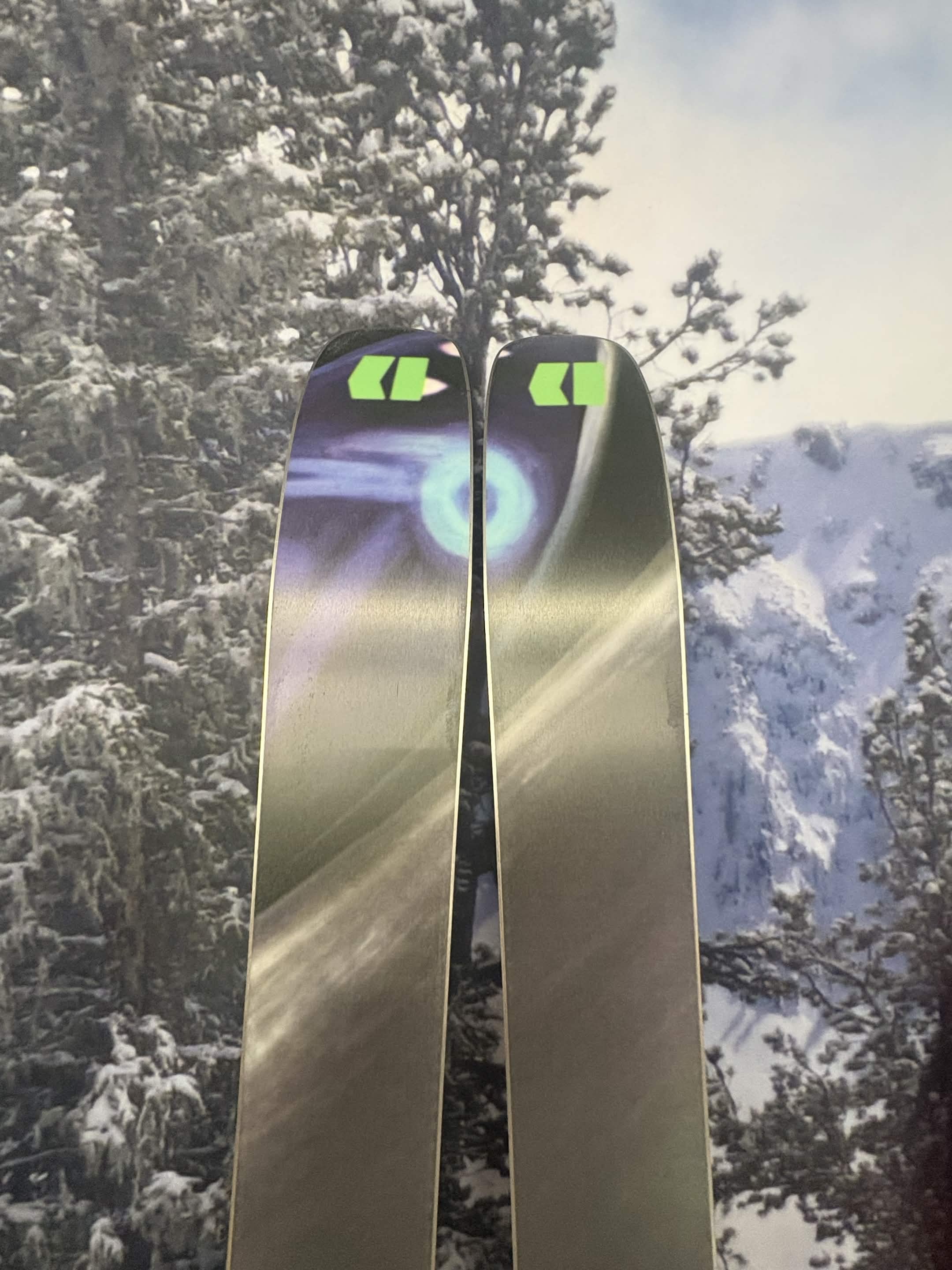 Armada ARV 100 Madsteez 186cm Skis w/ ATOMIC NR Strive 13 GW ATO Demo Binding - New 2027