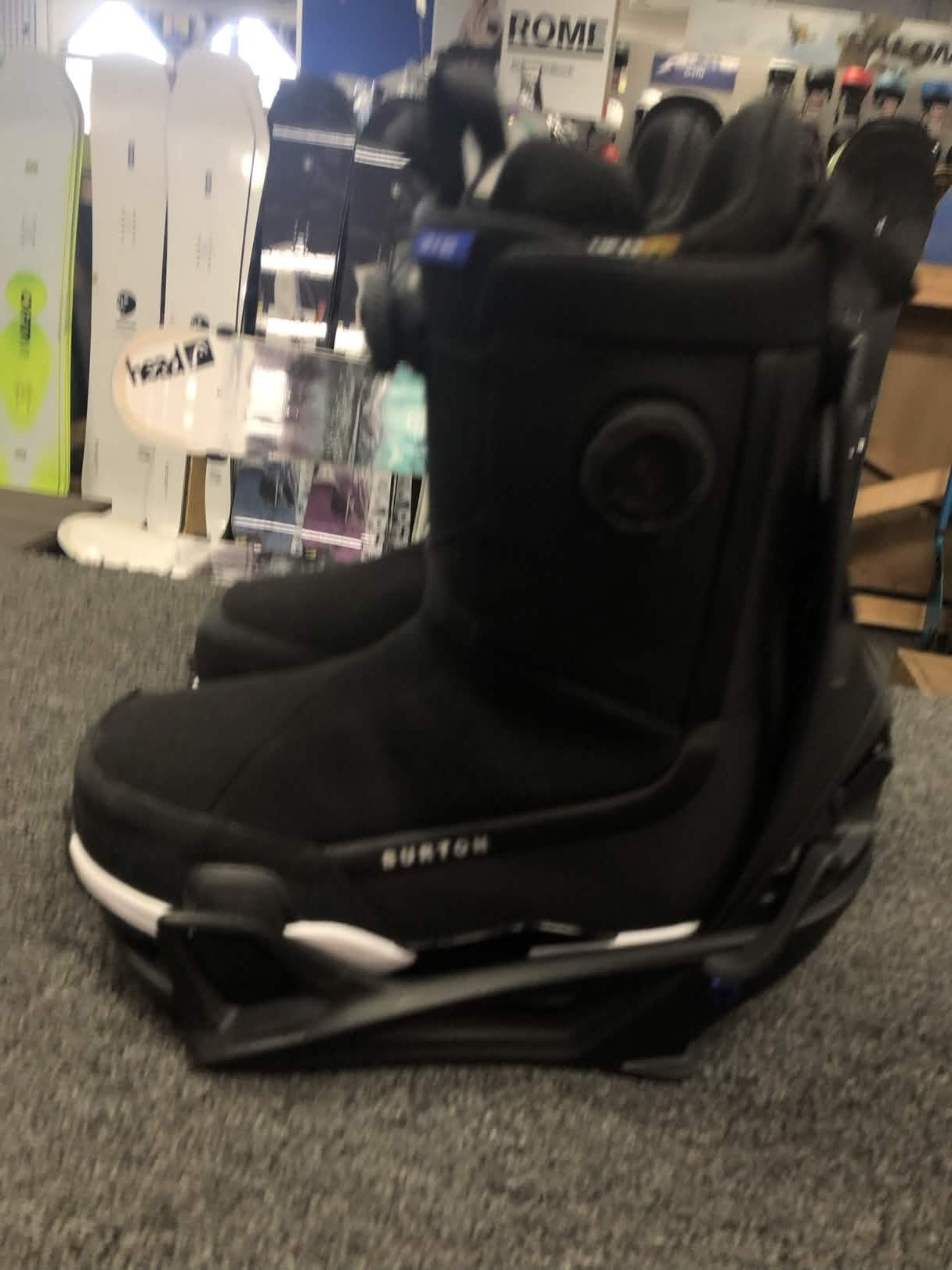 Used Burton Highshot X Step-on Snowboard Boot+Binding Mens 11  (25/26)
