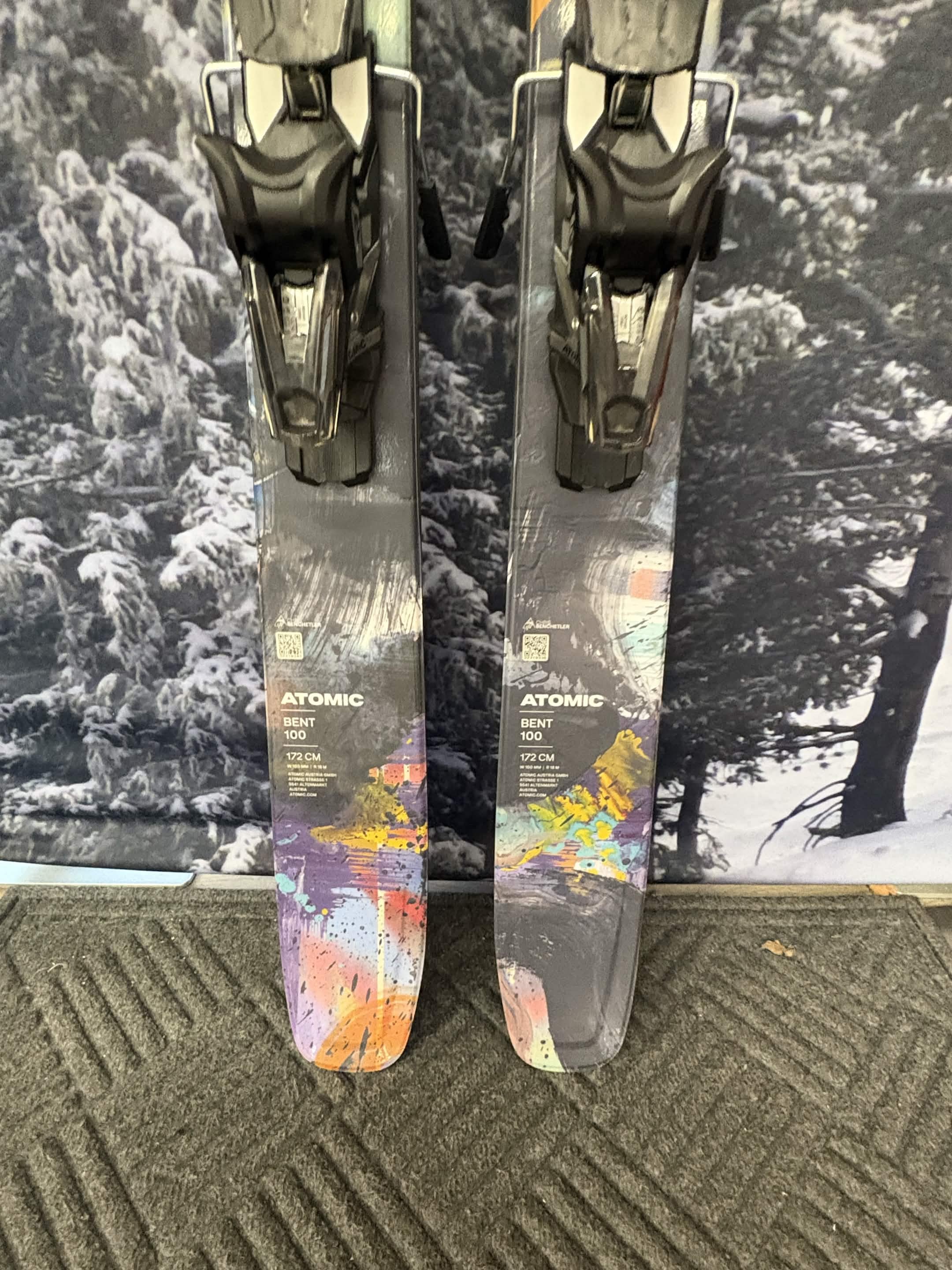 Atomic Bent Chetler 100 172cm Skis w/ ATOMIC NR Strive 13 GW ATO Demo Binding - New 2027