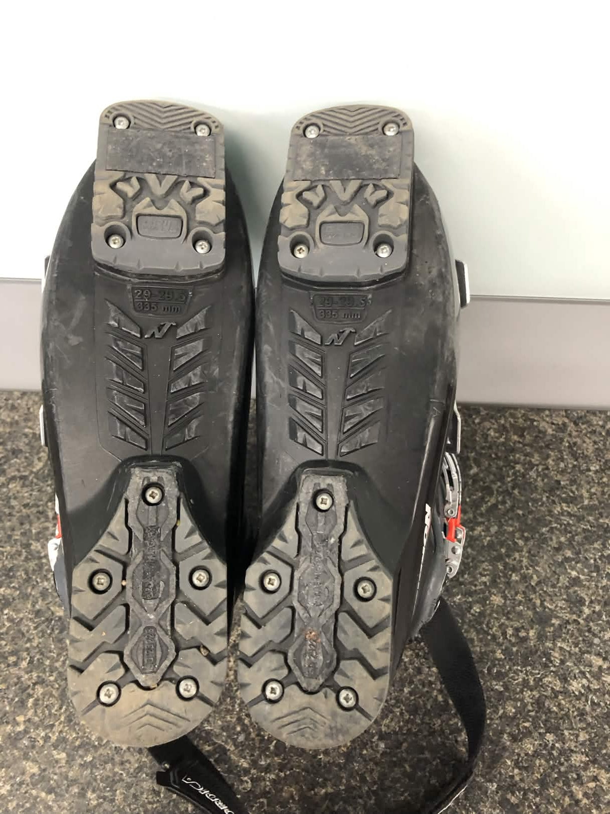 Used Nordica Sportmachine 90R GW 29.0MP Ski Boot