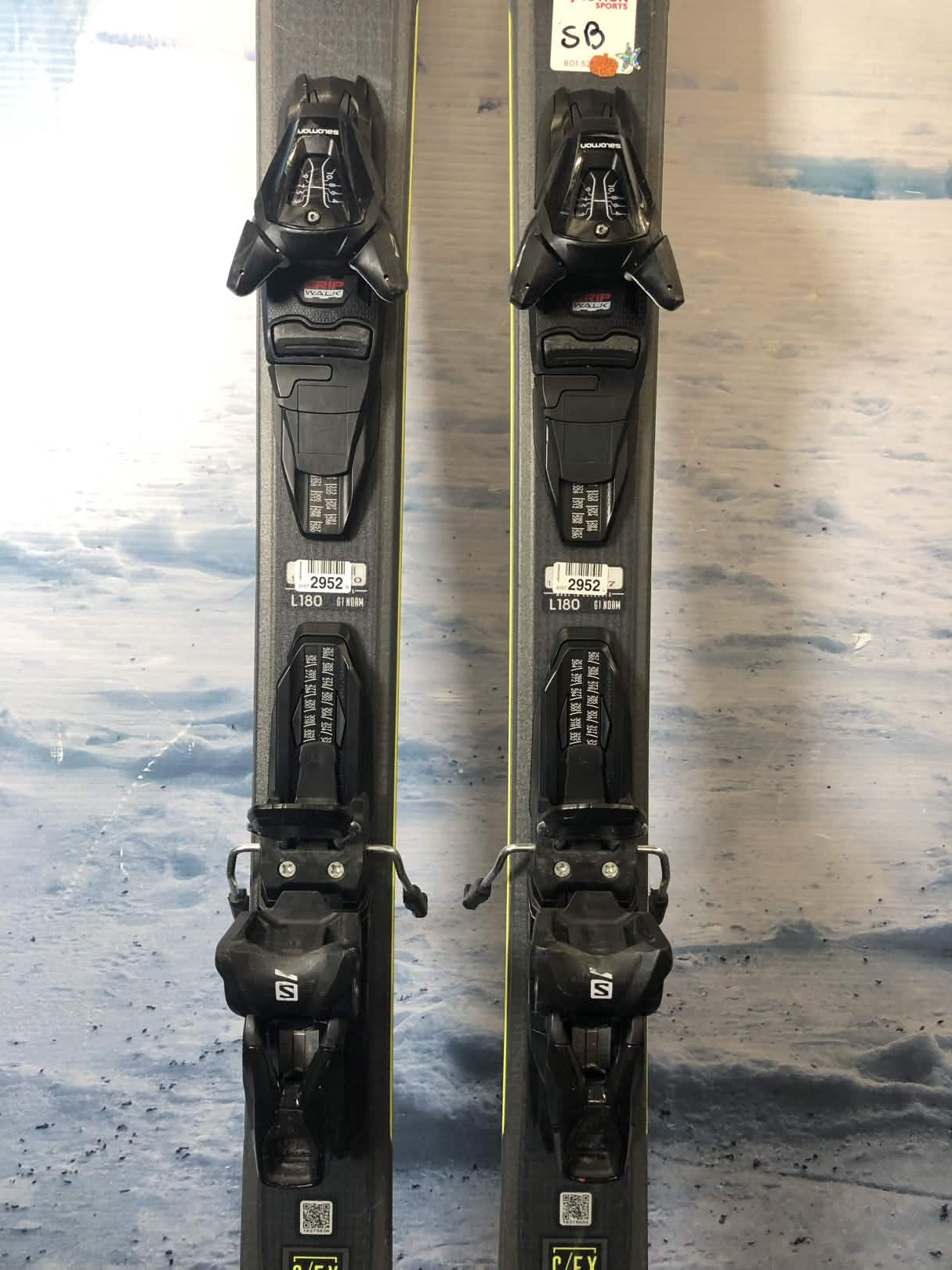 Used Salomon XDR 80CF R 180cm Skis w/ Salomon Mercury 11 GW Binding