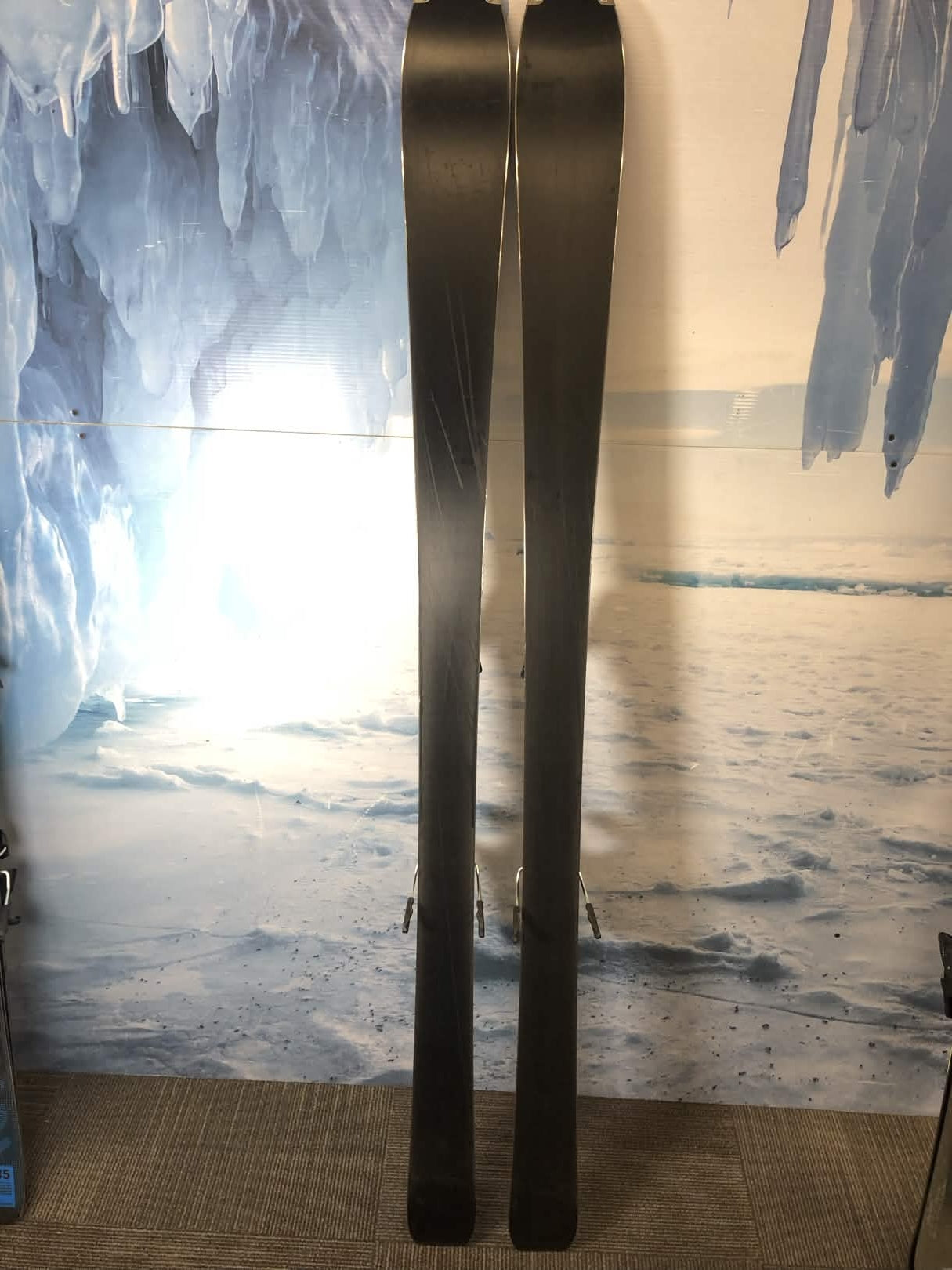 Used Salomon XDR 80CF R 180cm Skis w/ Salomon Mercury 11 GW Binding