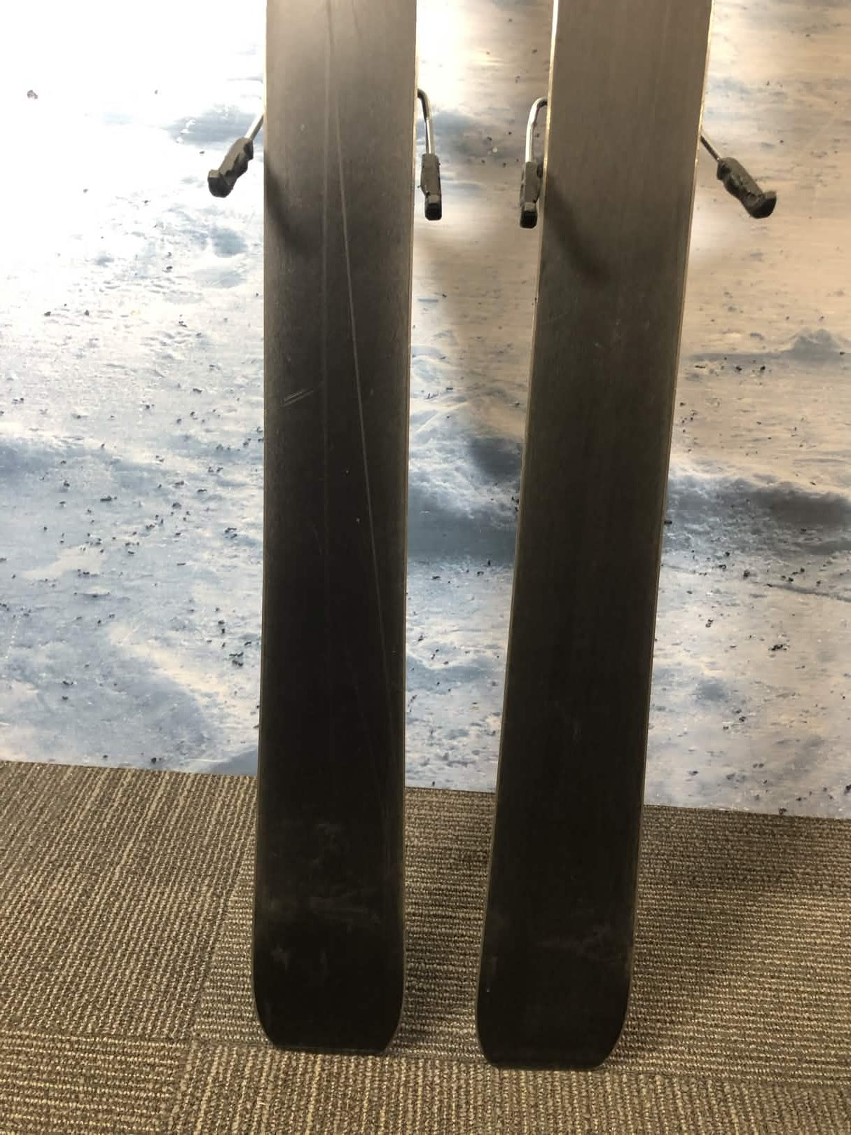 Used Salomon XDR 80CF R 180cm Skis w/ Salomon Mercury 11 GW Binding