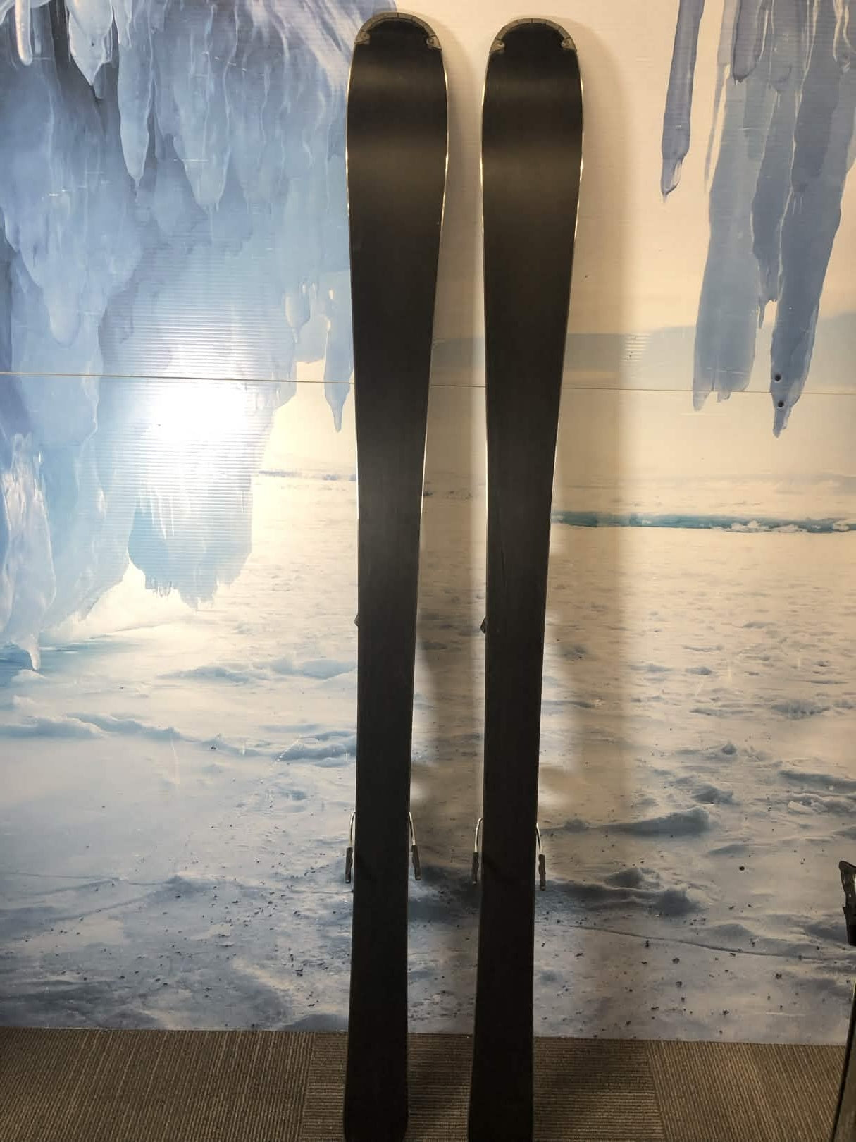 Used Salomon Distance 80 170cm Skis w/Salomon M10 GW Bindings