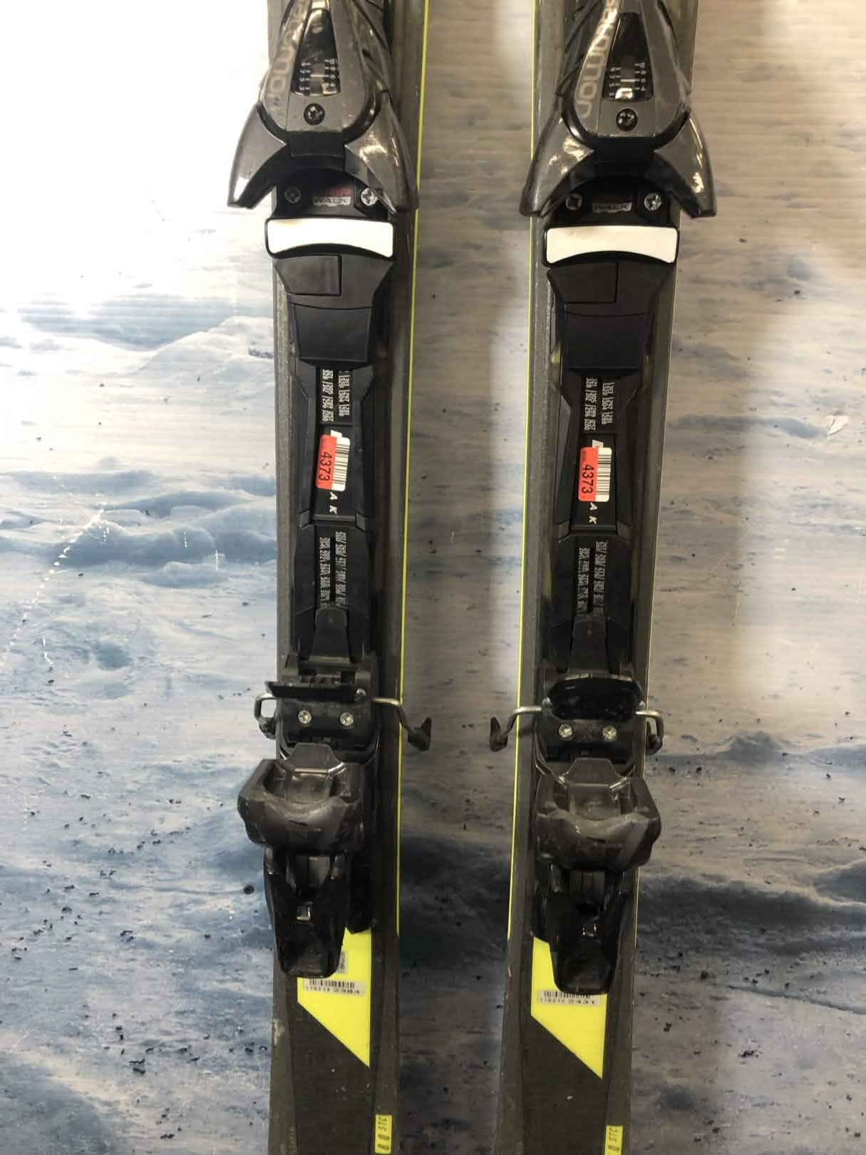 Used Salomon XDR 80ST C 160cm Skis w/ Salomon E Z12 GW Binding