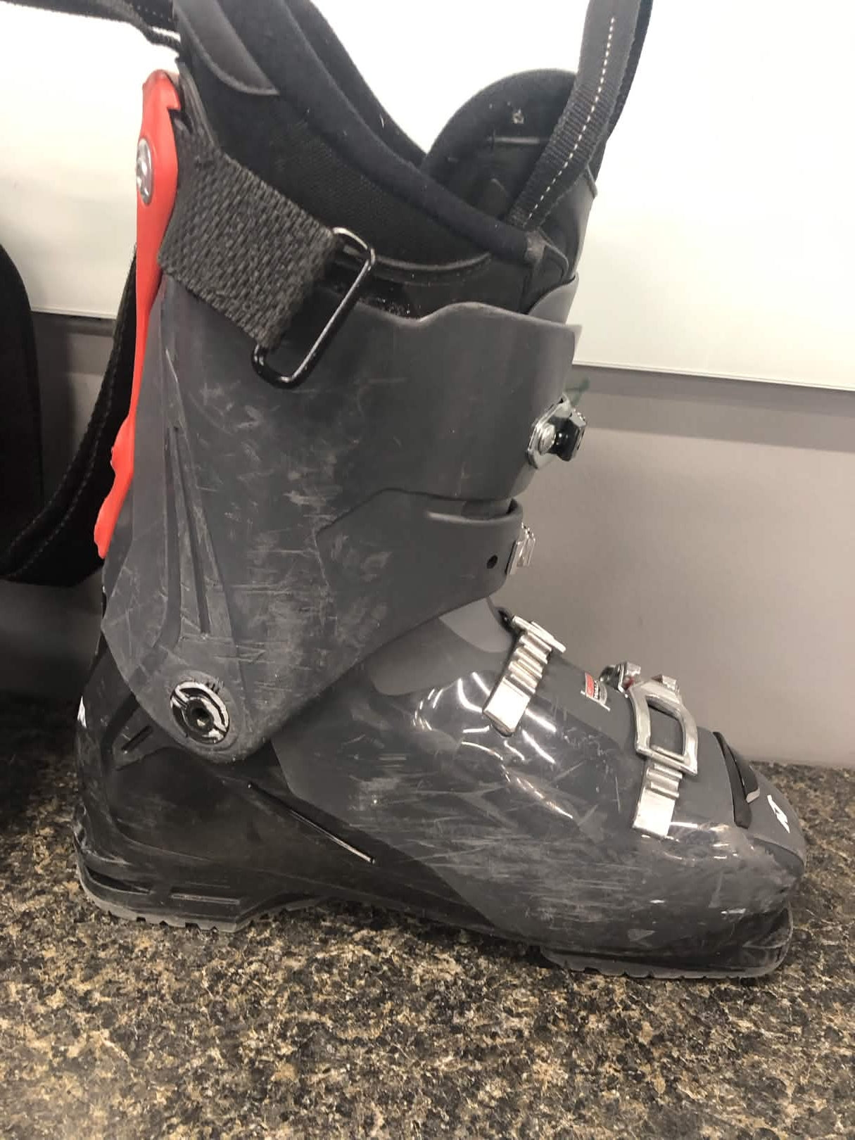 Used Nordica Sportmachine 90R GW 26.0MP Ski Boot