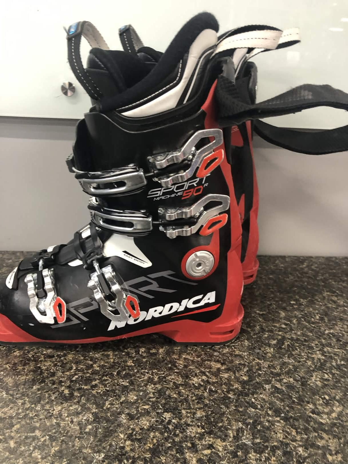 Used Nordica Sportmachine 90R 24.0MP Ski Boot