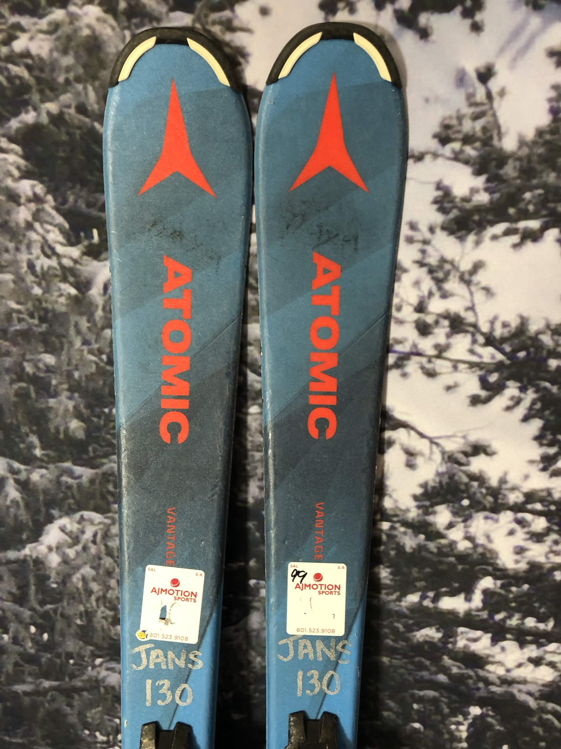 Used Atomic Vantage Jr. 130cm Jr Skis w/ Atomic L7 Binding