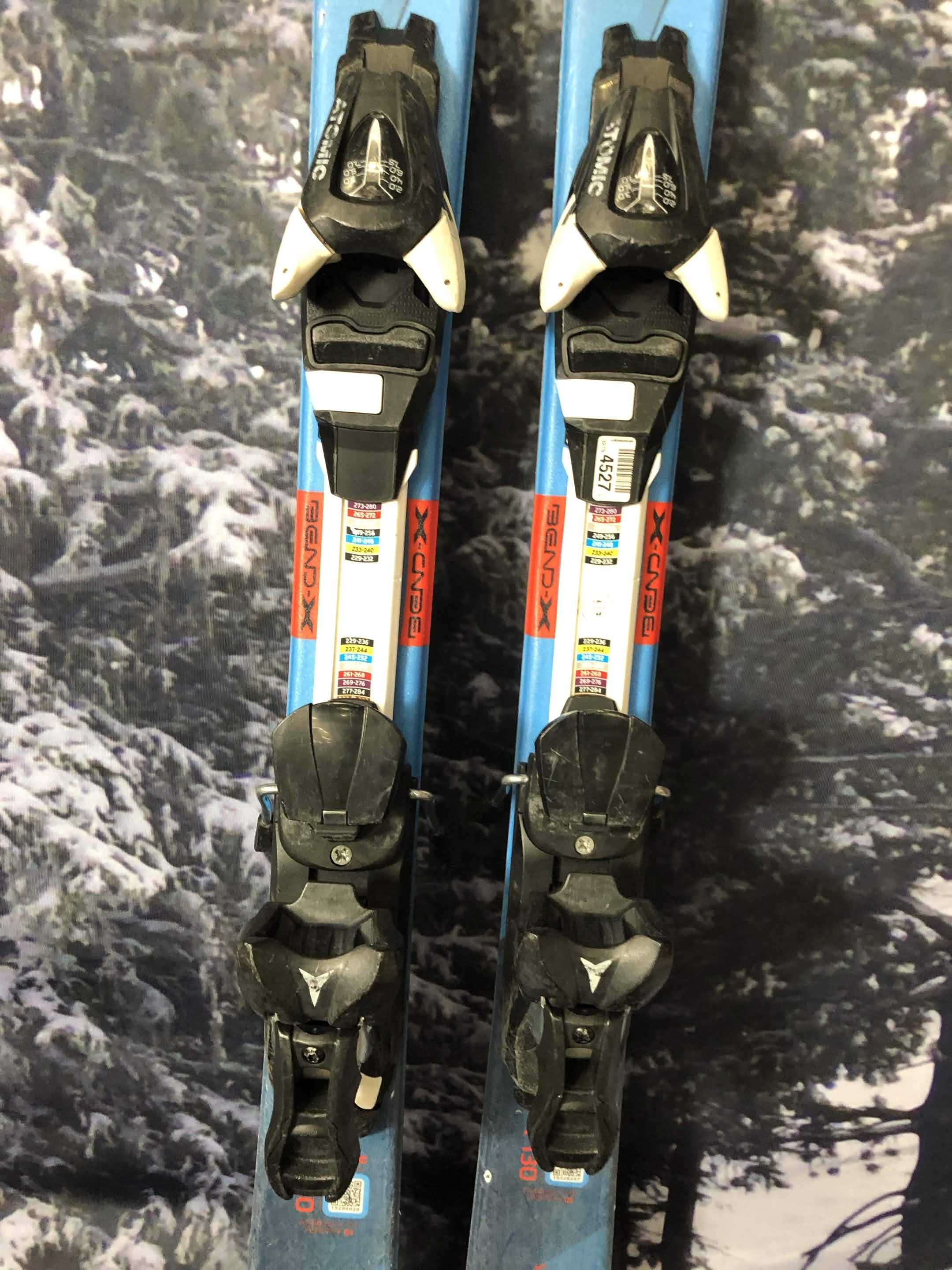 Used Atomic Vantage Jr. 130cm Jr Skis w/ Atomic L7 Binding