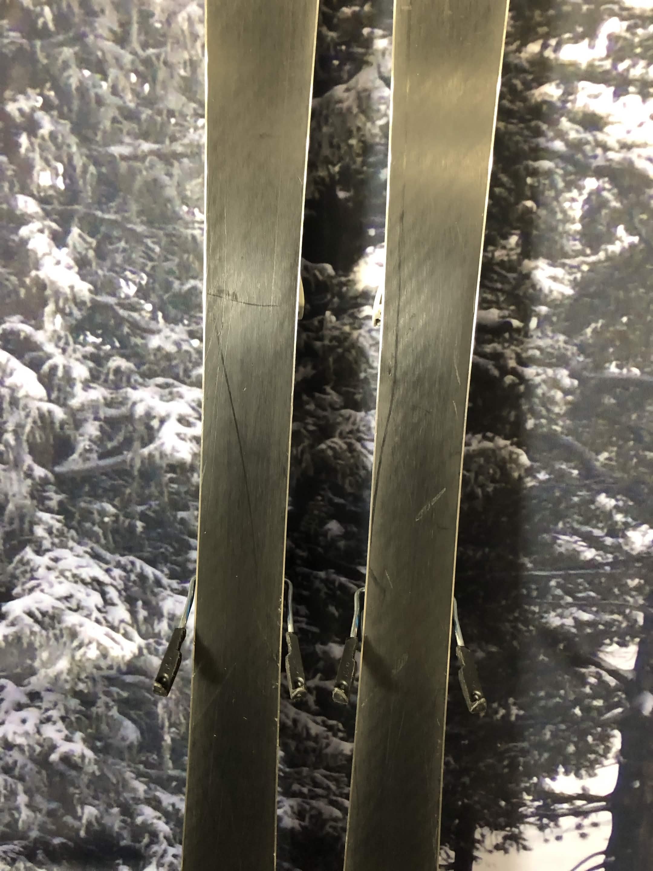Used Atomic Vantage Jr. 130cm Jr Skis w/ Atomic L7 Binding