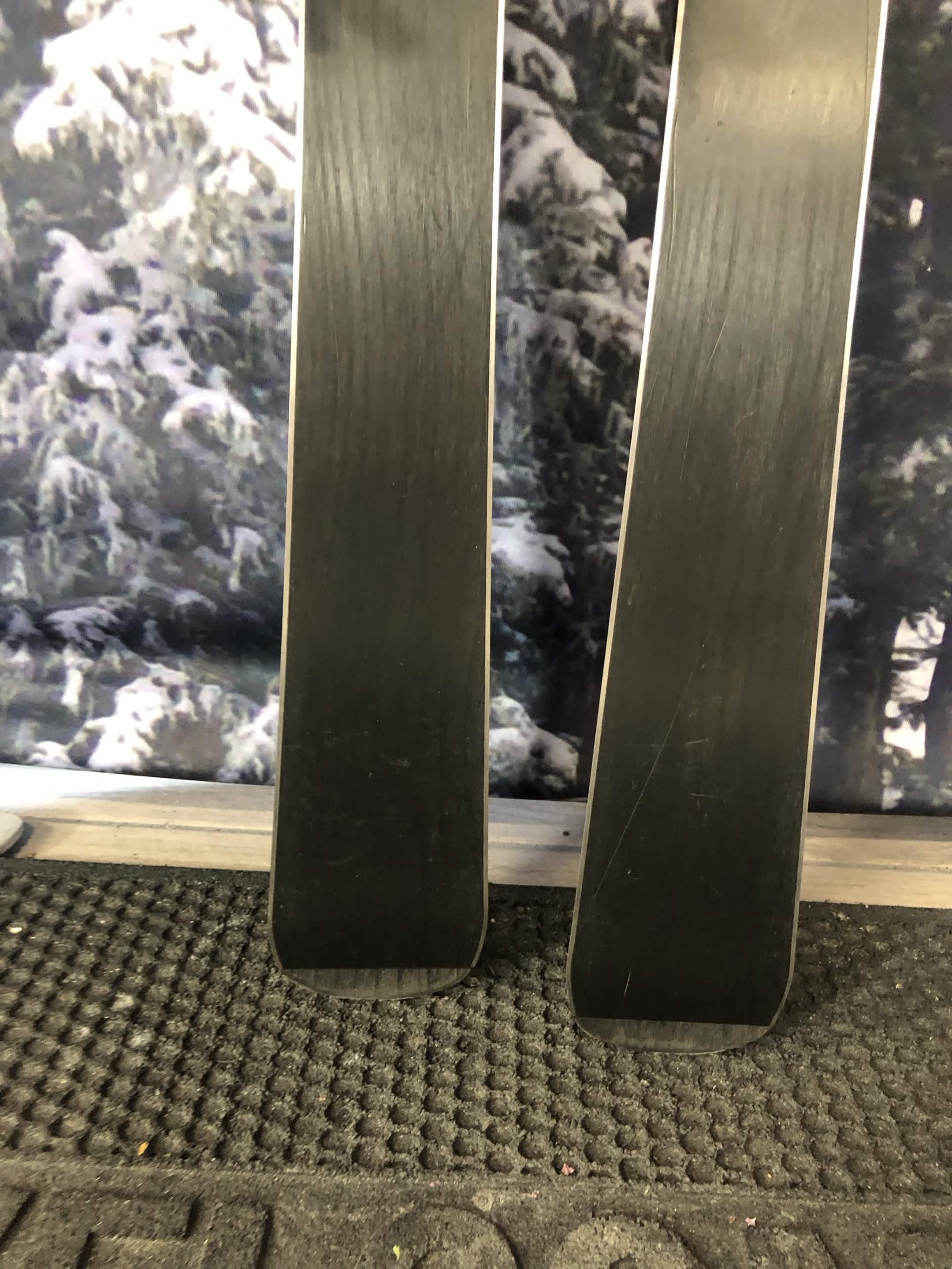 Used Elan Pinball 130cm Jr Skis w/ Elan EL 7.5 AC Demo Binding