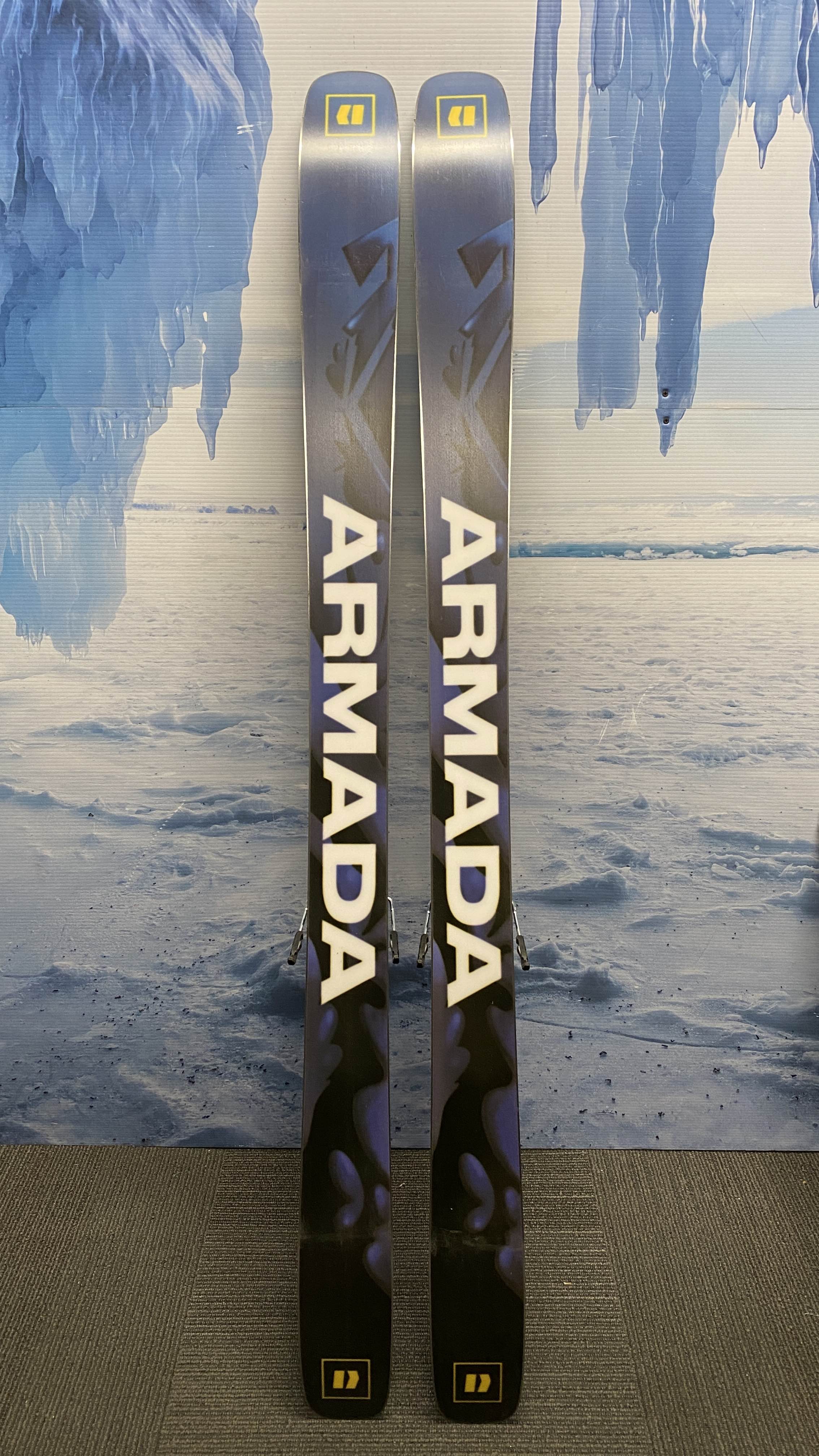 Used Armada ARW 100 172cm w/ Armada Strive 11 Demo Bindings