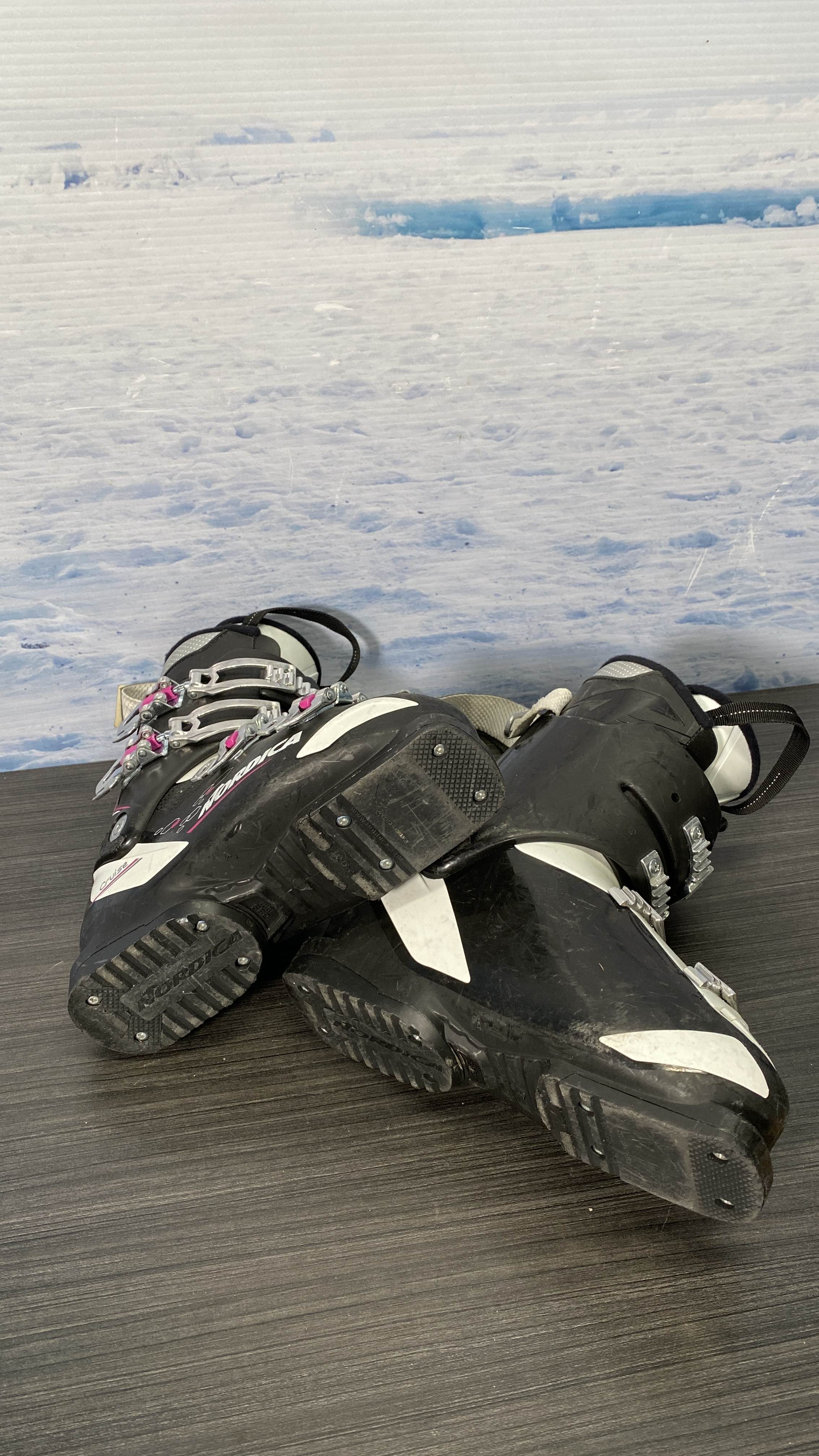 Used Nordica Cruise W Ski Boot 24.5MP