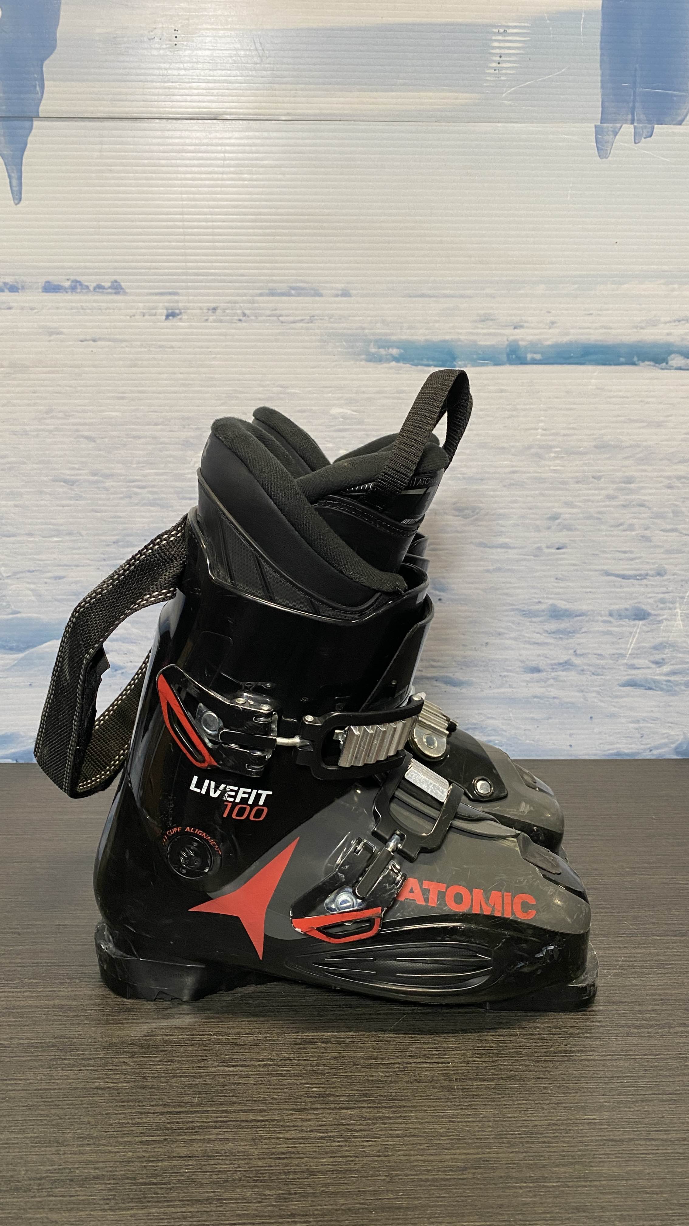 Used Atomic LiveFit 100 Ski Boot 27.5