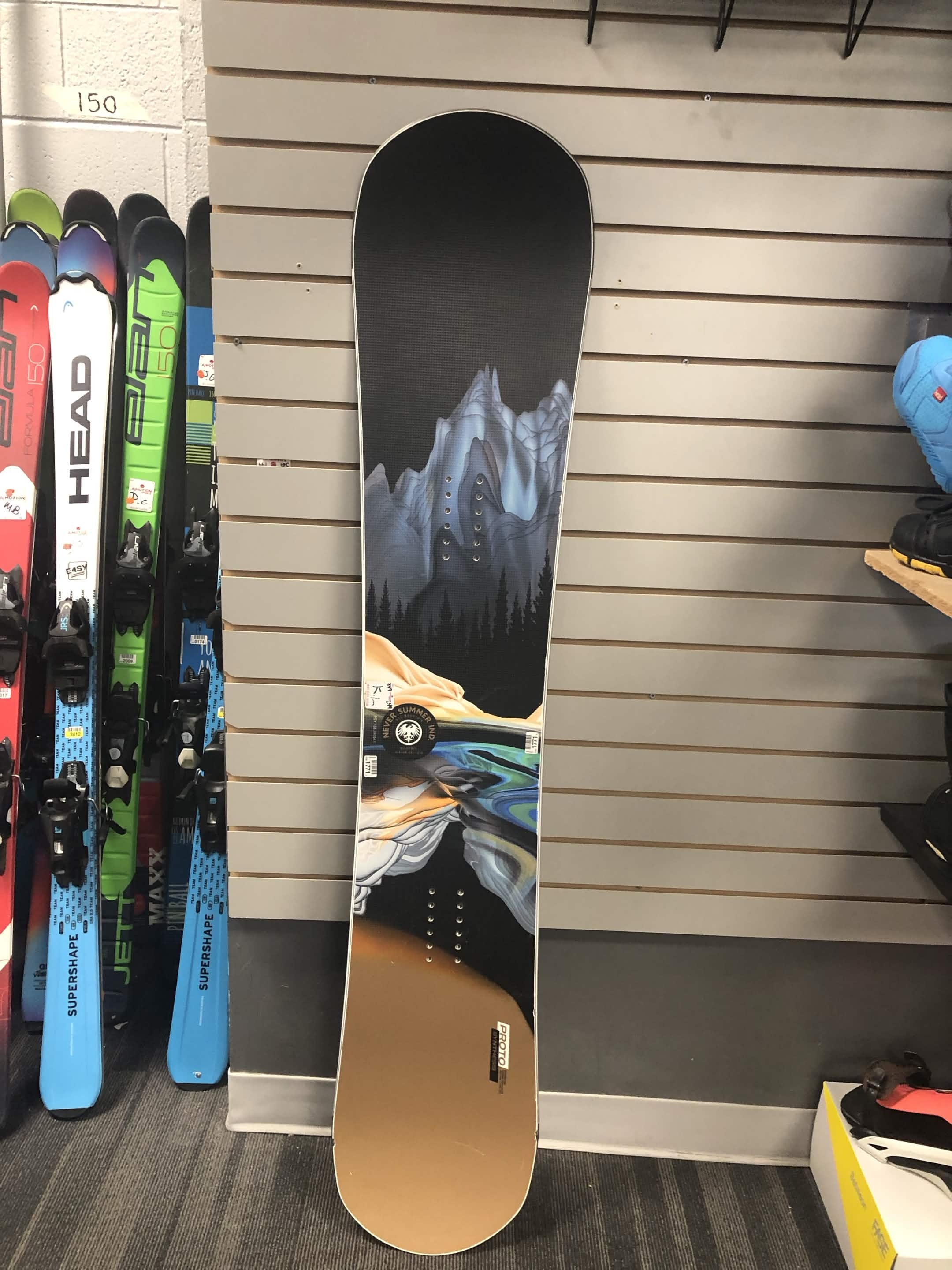 Used Never Summer Proto Synthesis Snowboard 155cm