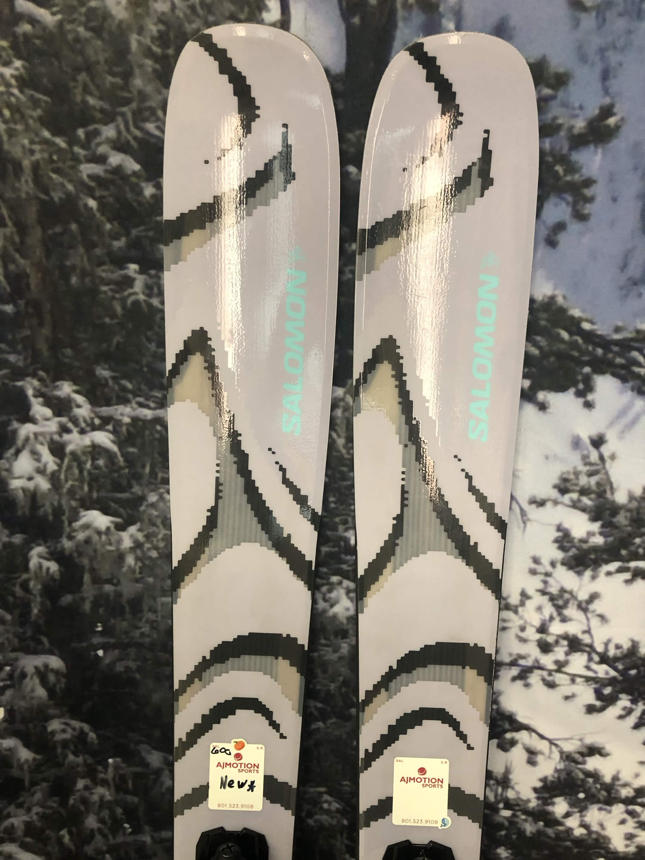 New Salomon QST 100 Skis w/ Salomon NR M10 GW Demo Binding- 156cm