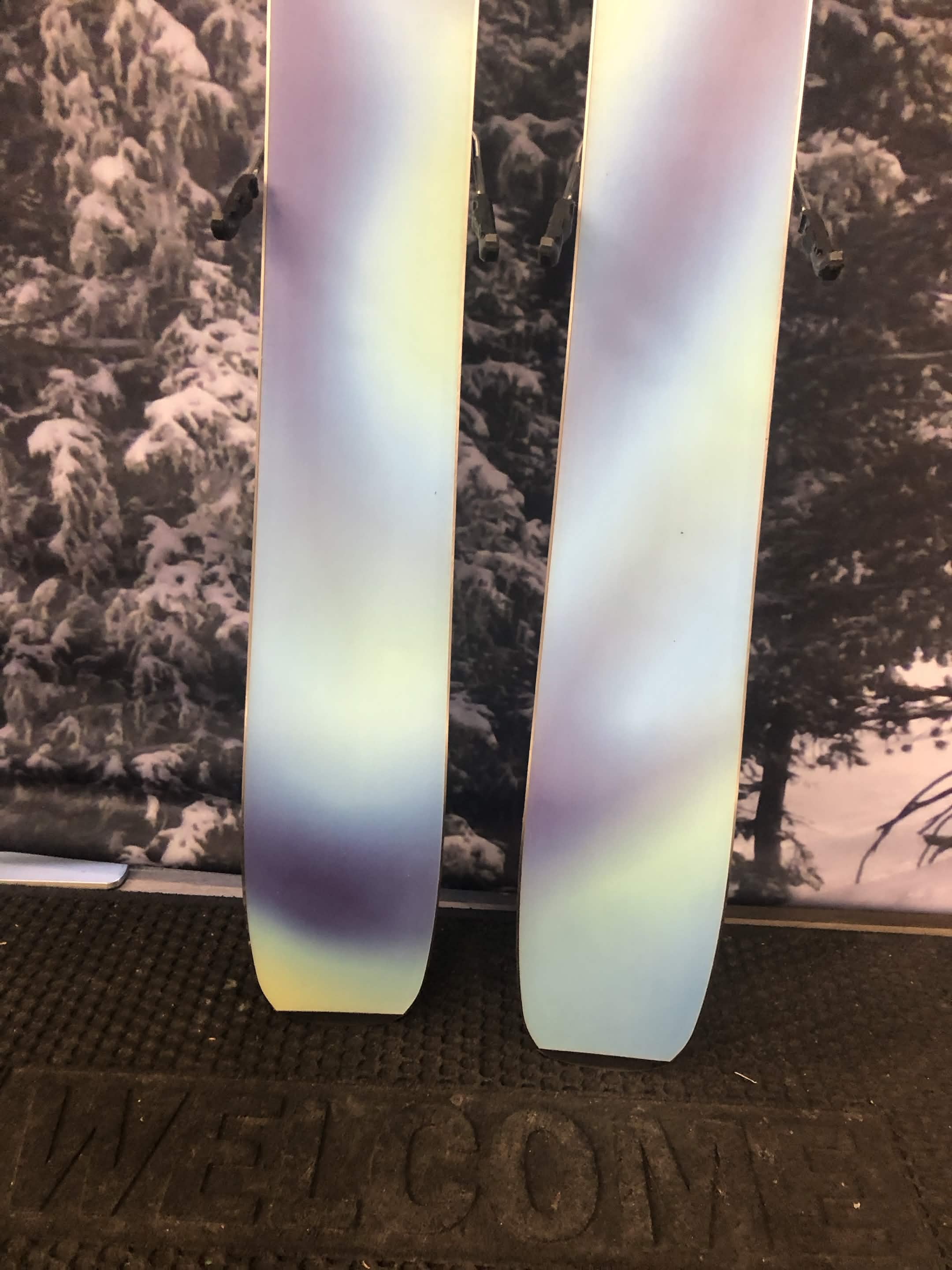 New Salomon QST 100 Skis w/ Salomon NR M10 GW Demo Binding- 156cm