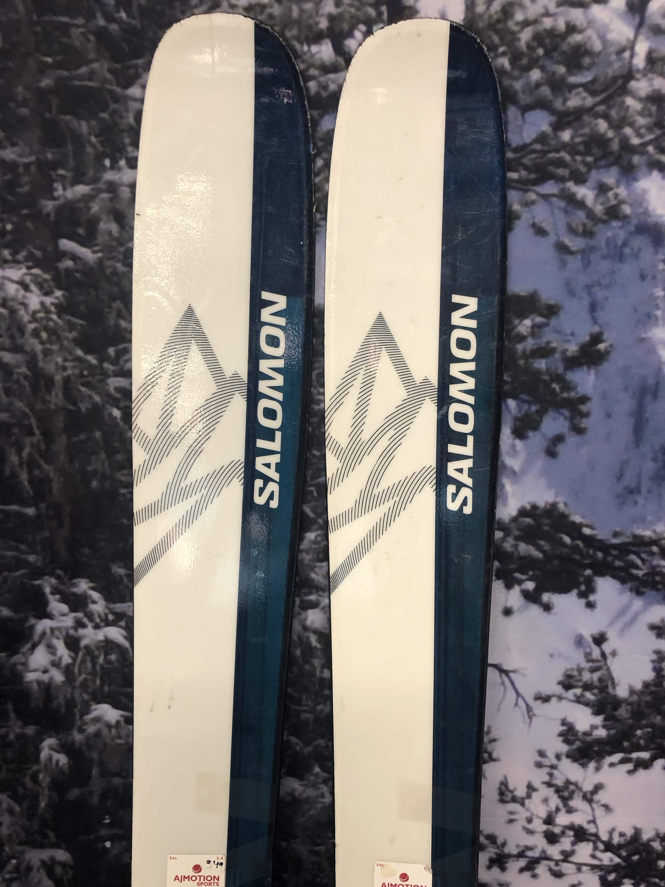 Used 2025 Salomon QST Echo Skis - 173cm w/ adjustable Salomon Strive 13 Bindings