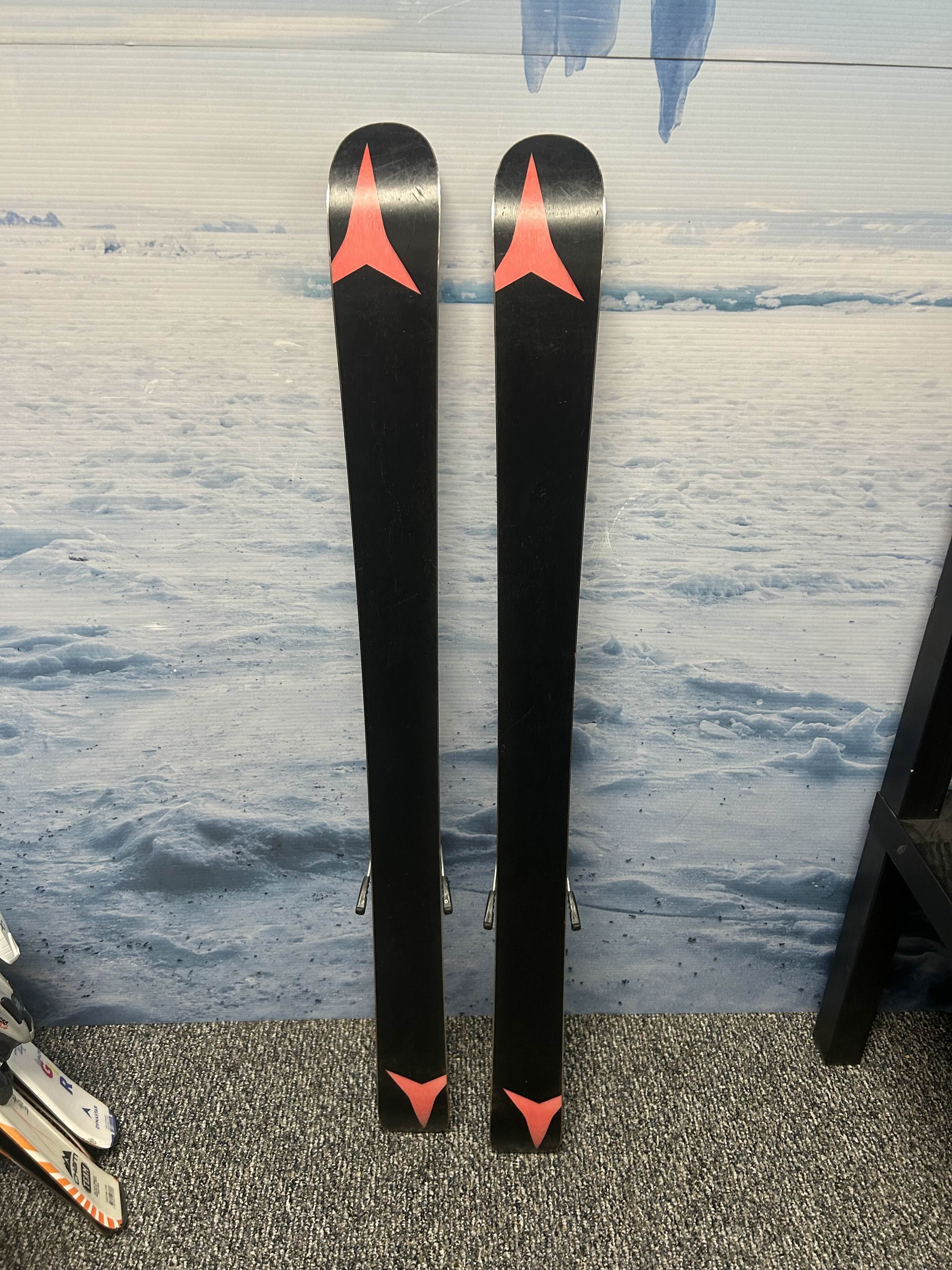 Used Atomic Punx 120cm Jr Skis w/ Tyrolia LRX4.5 Demo Binding