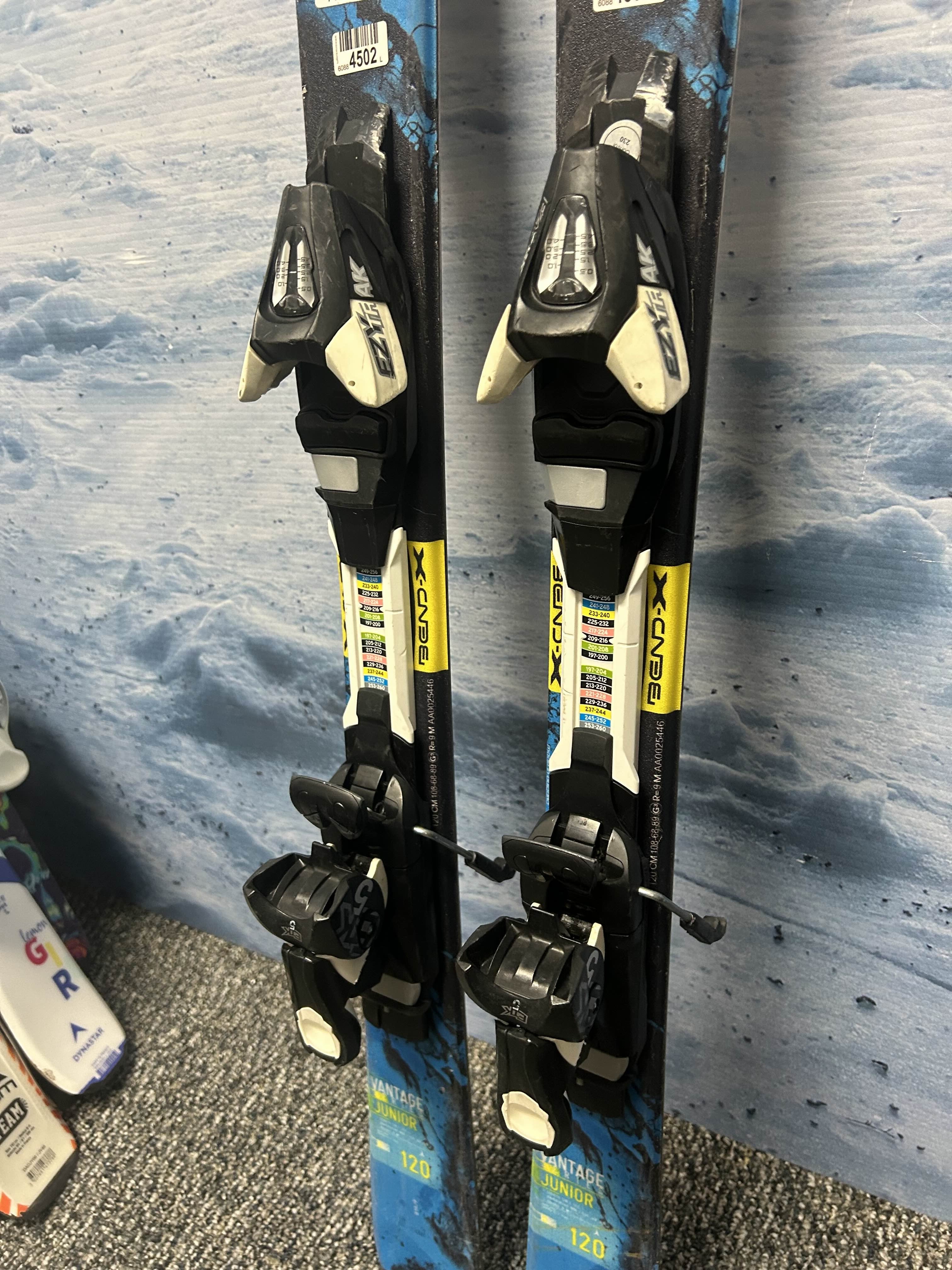 Used Atomic Vantage Jr. 120cm Jr Skis w/ EzyTrack 4.5 Demo Binding