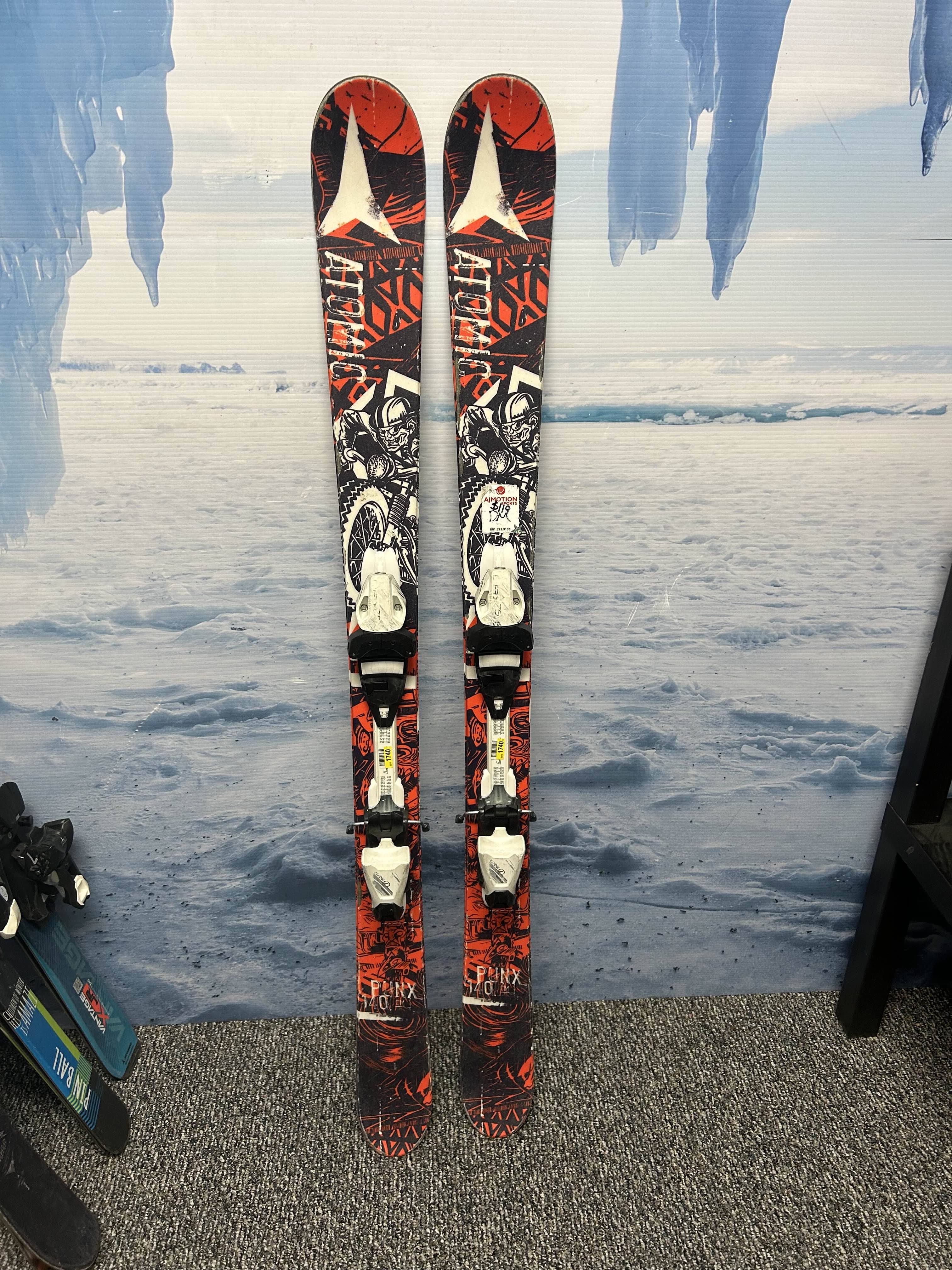 Used Atomic Punx 140cm Jr Skis w/ Tyrolia LRX7.5 Demo Binding