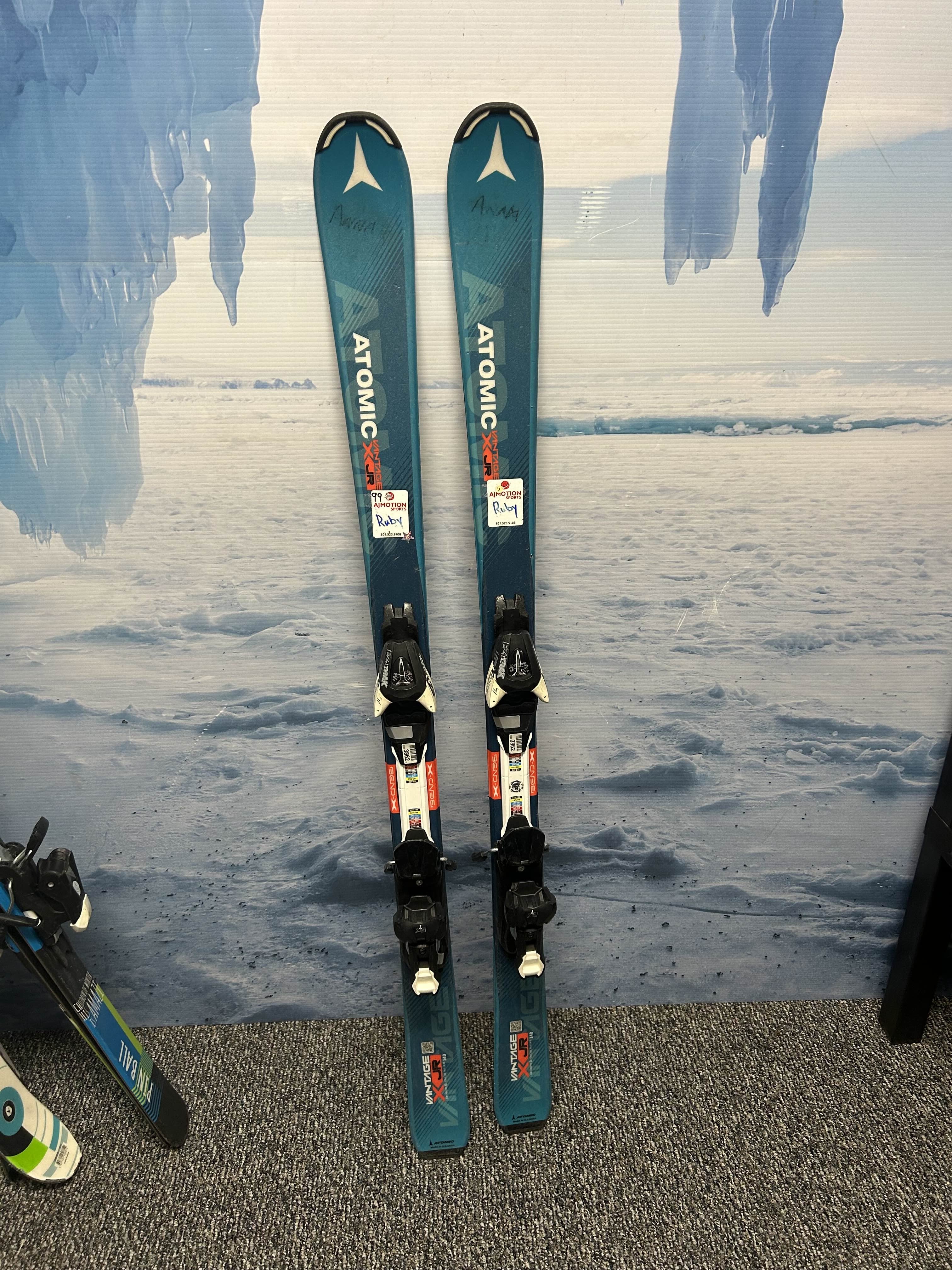 Used Atomic Vantage Jr. 140cm Jr Skis w/ Ezytrack 7.5 Demo Binding