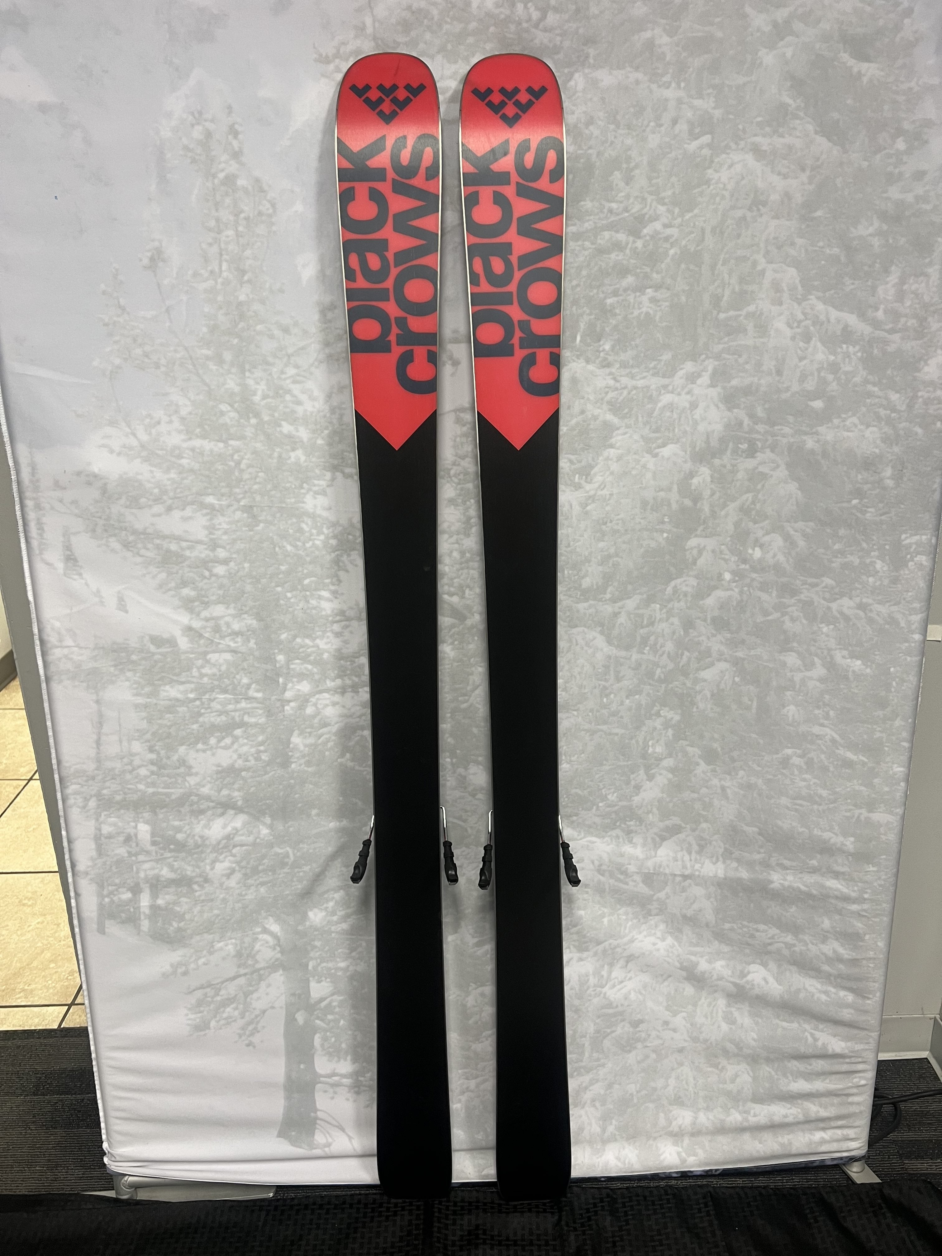 Used Black Crows Camox 2025 Skis 168cm w/ Tyrolia Attack 11 Demo Bindings