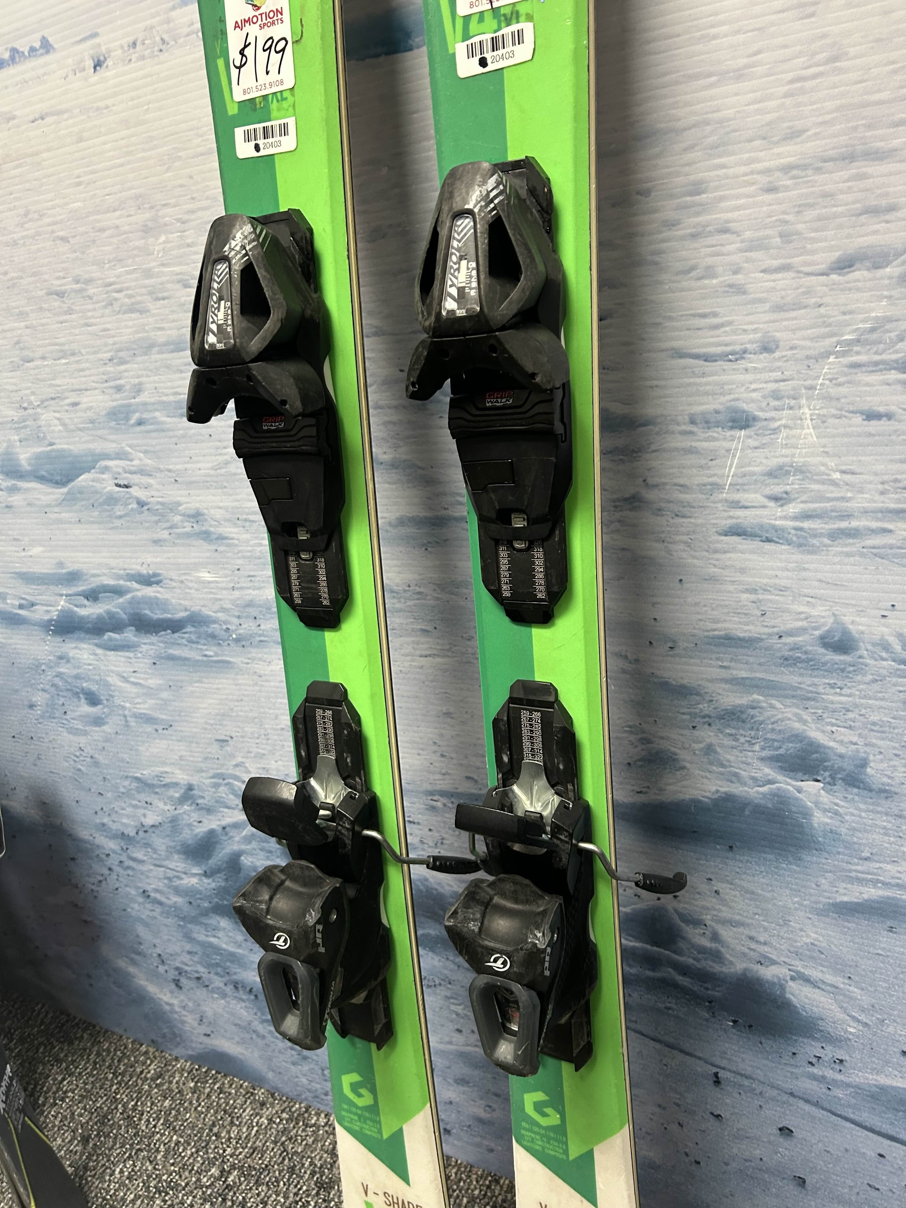 Used Head LYT V4 156cm Skis w/ Tyrolia PR 10 Demo Binding