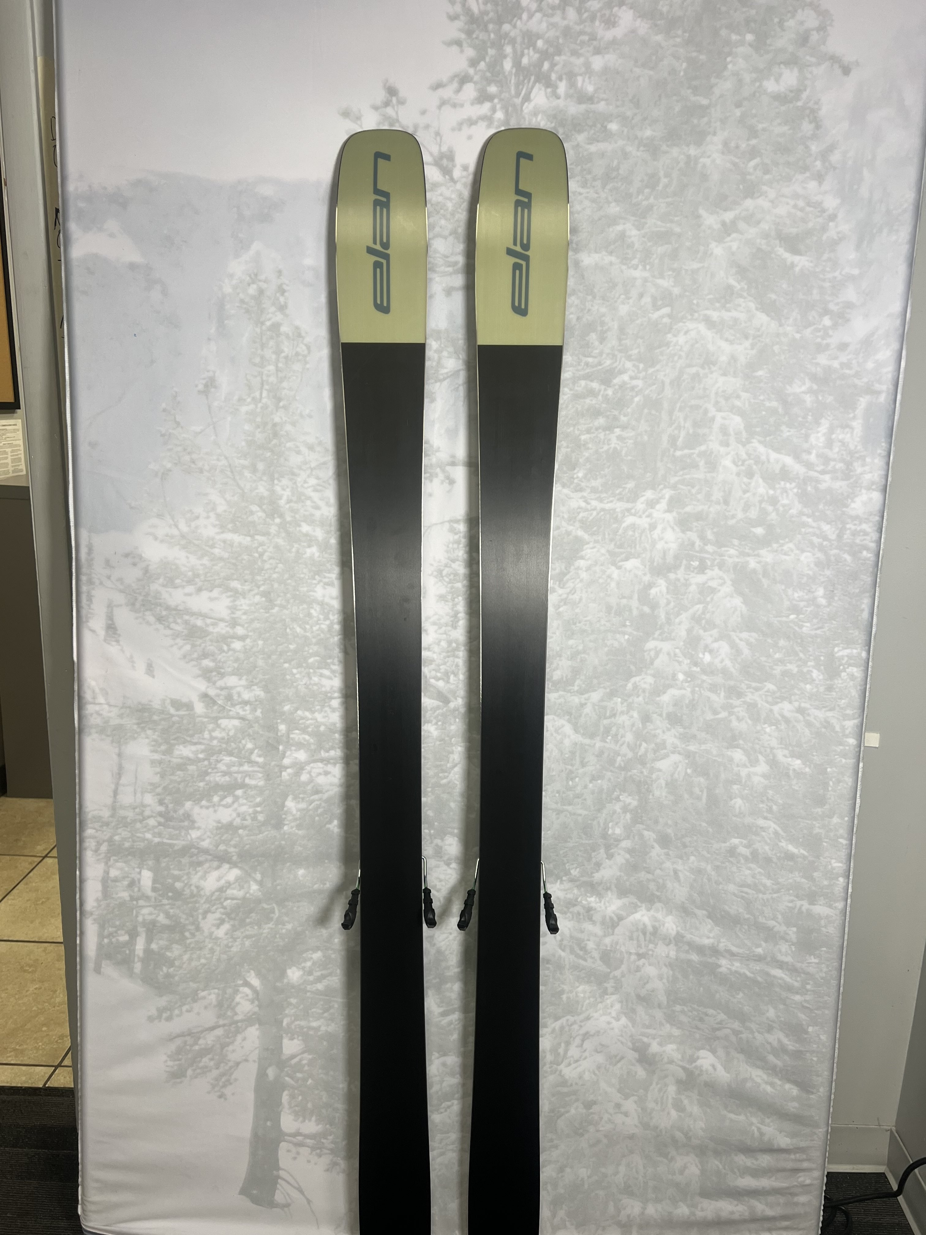Lightly Used 2025 Elan Ripstick 96 - 182 cm w/ Tyrollia Attack 13 adjustable GW bindings