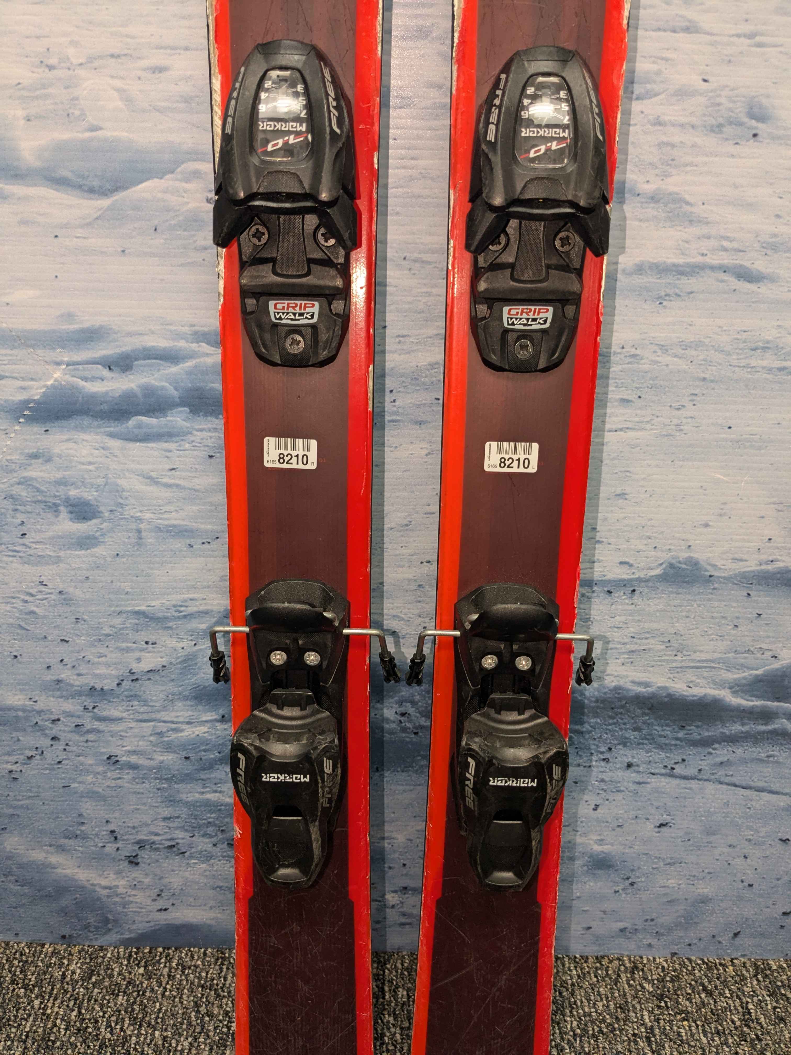 Used Volkl Mantra Jr. 138cm Jr Skis w/ Marker 7.0 Free Bindings