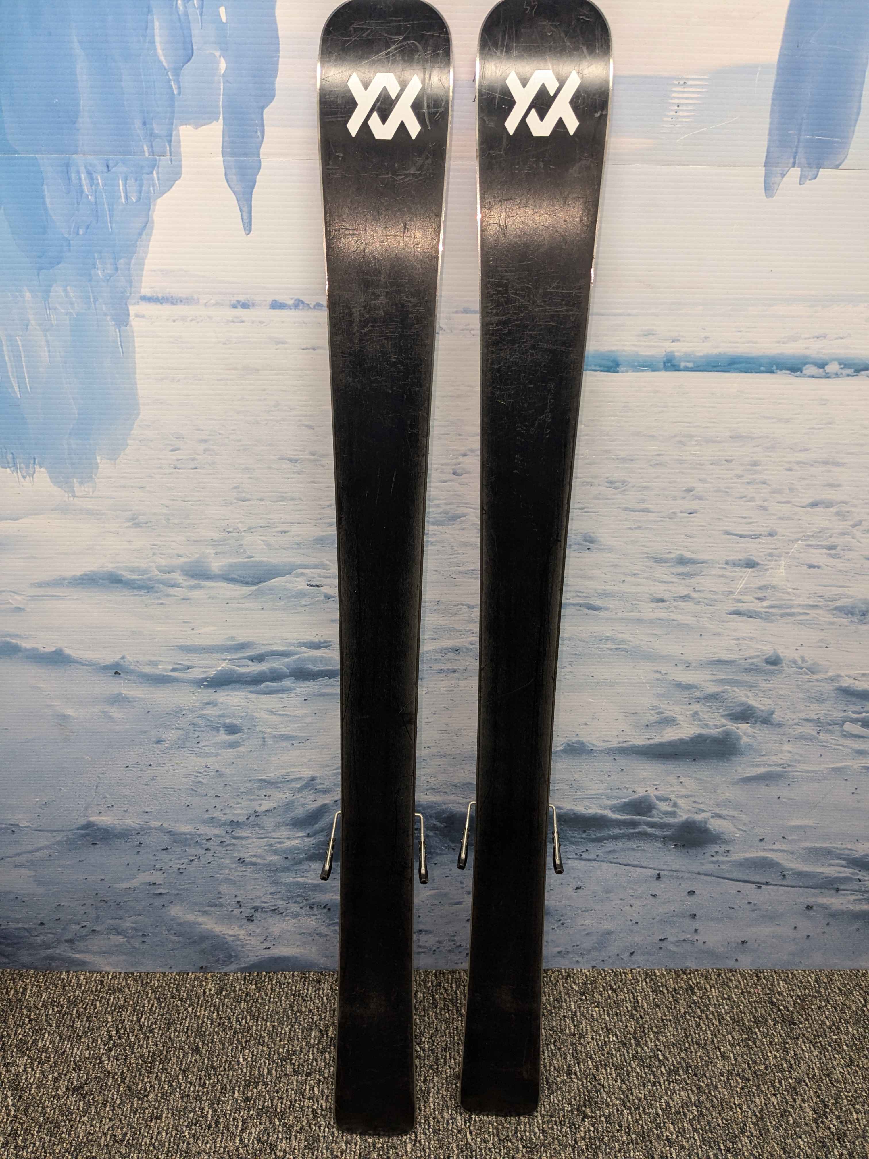 Used Volkl Mantra Jr. 138cm Jr Skis w/ Marker 7.0 Free