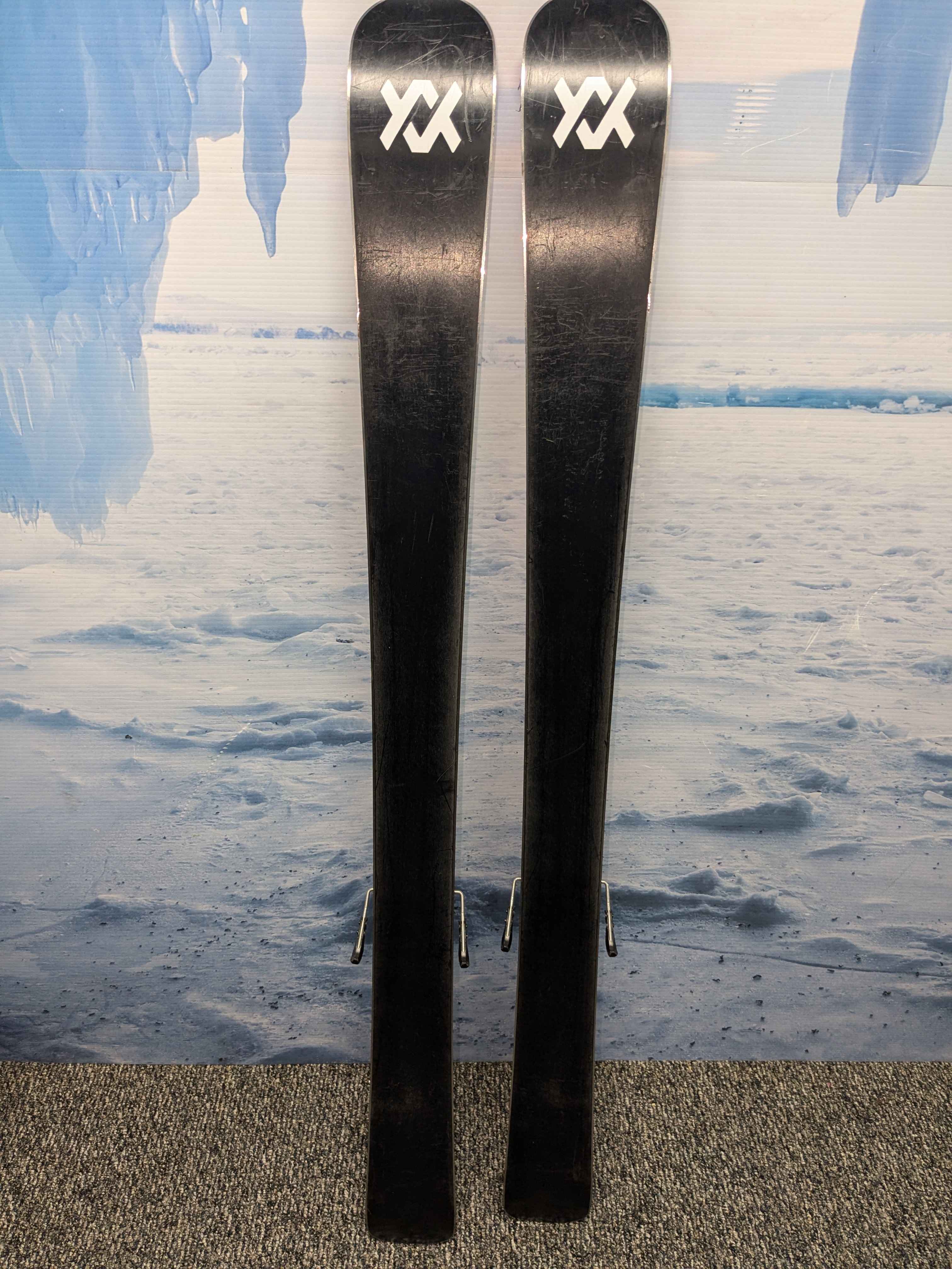 Used Volkl Mantra Jr. 138cm Jr Skis w/ Marker 7.0 Free Bindings