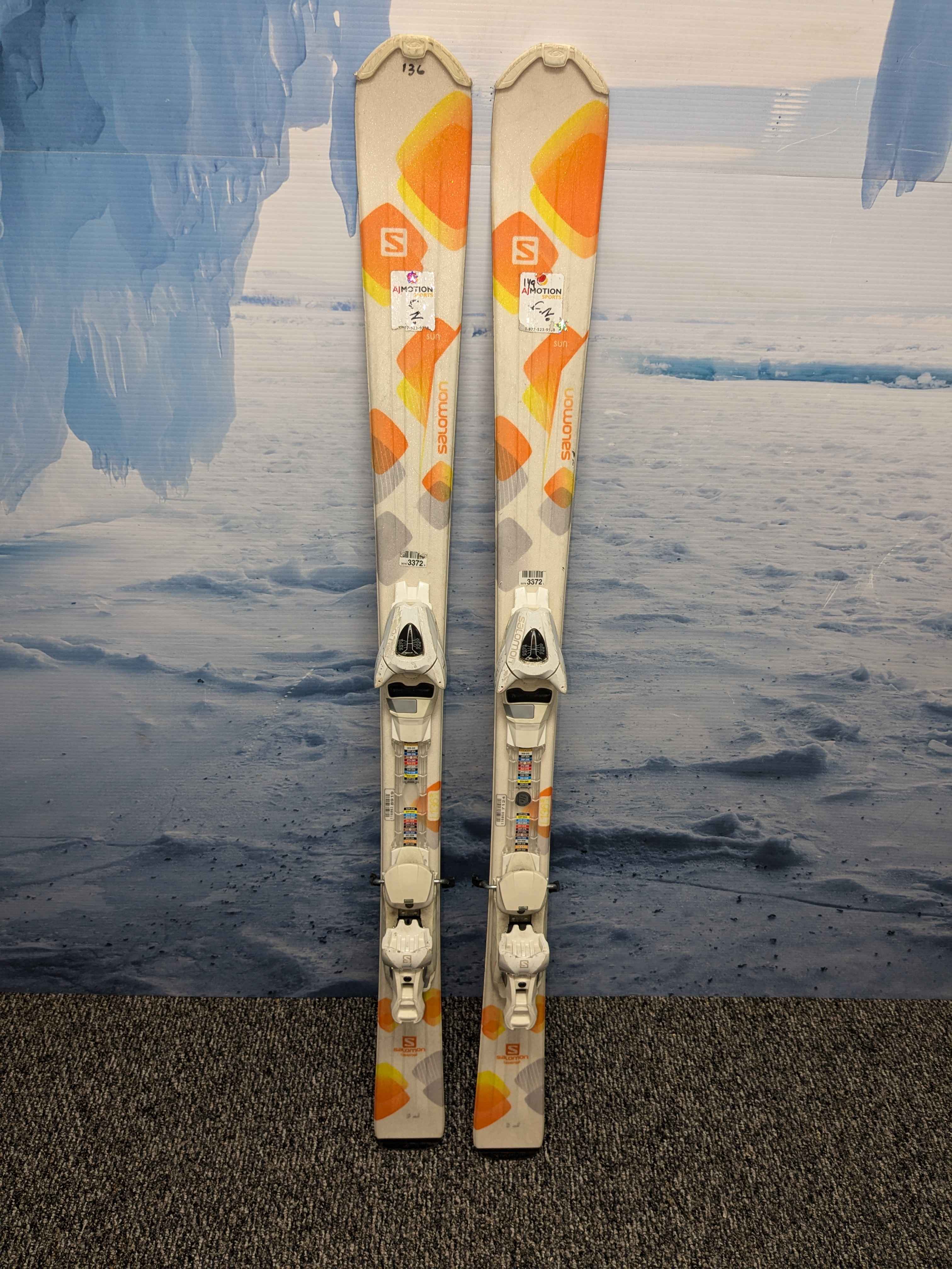 Used Salomon Sun 136cm Women Skis w/ Salomon L10 Demo Binding