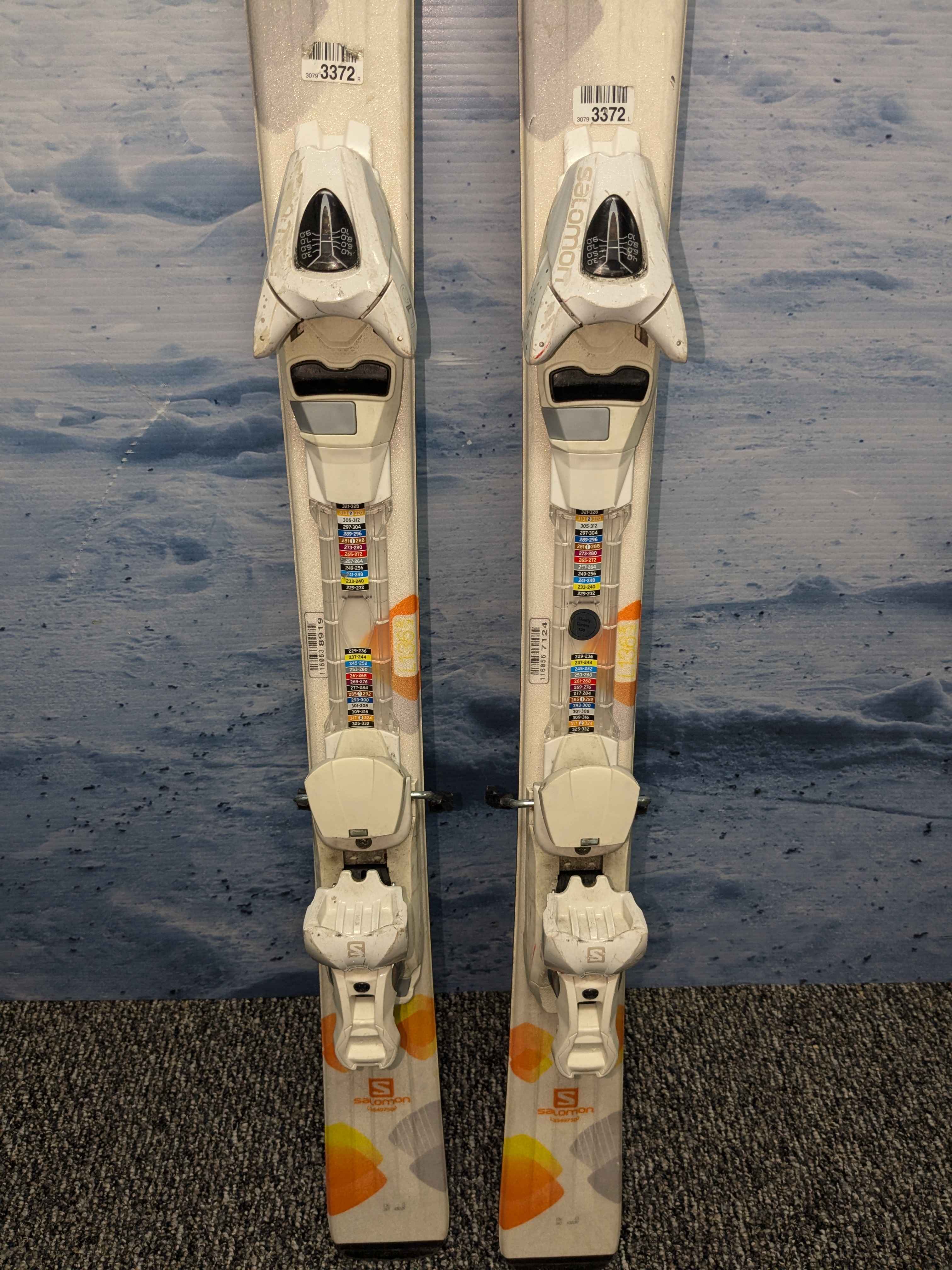 Used Salomon Sun 136cm Women Skis w/ Salomon L10 Demo Binding