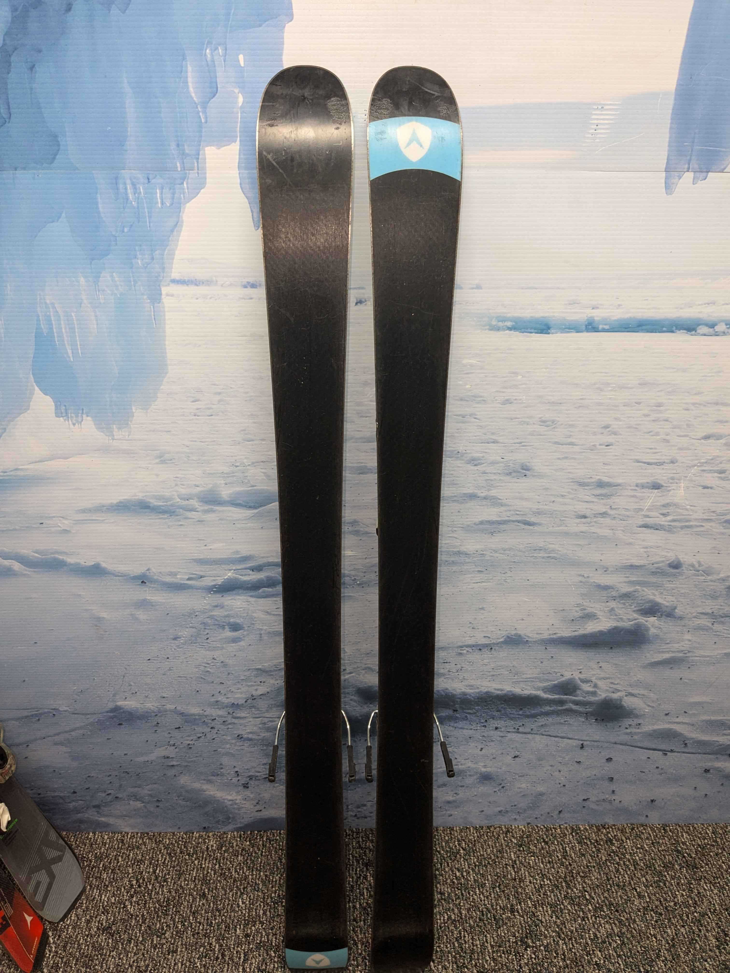 Used Dynastar Serial 80 Twintip 138cm Jr Skis w/ Look Xpress 10 Demo Binding