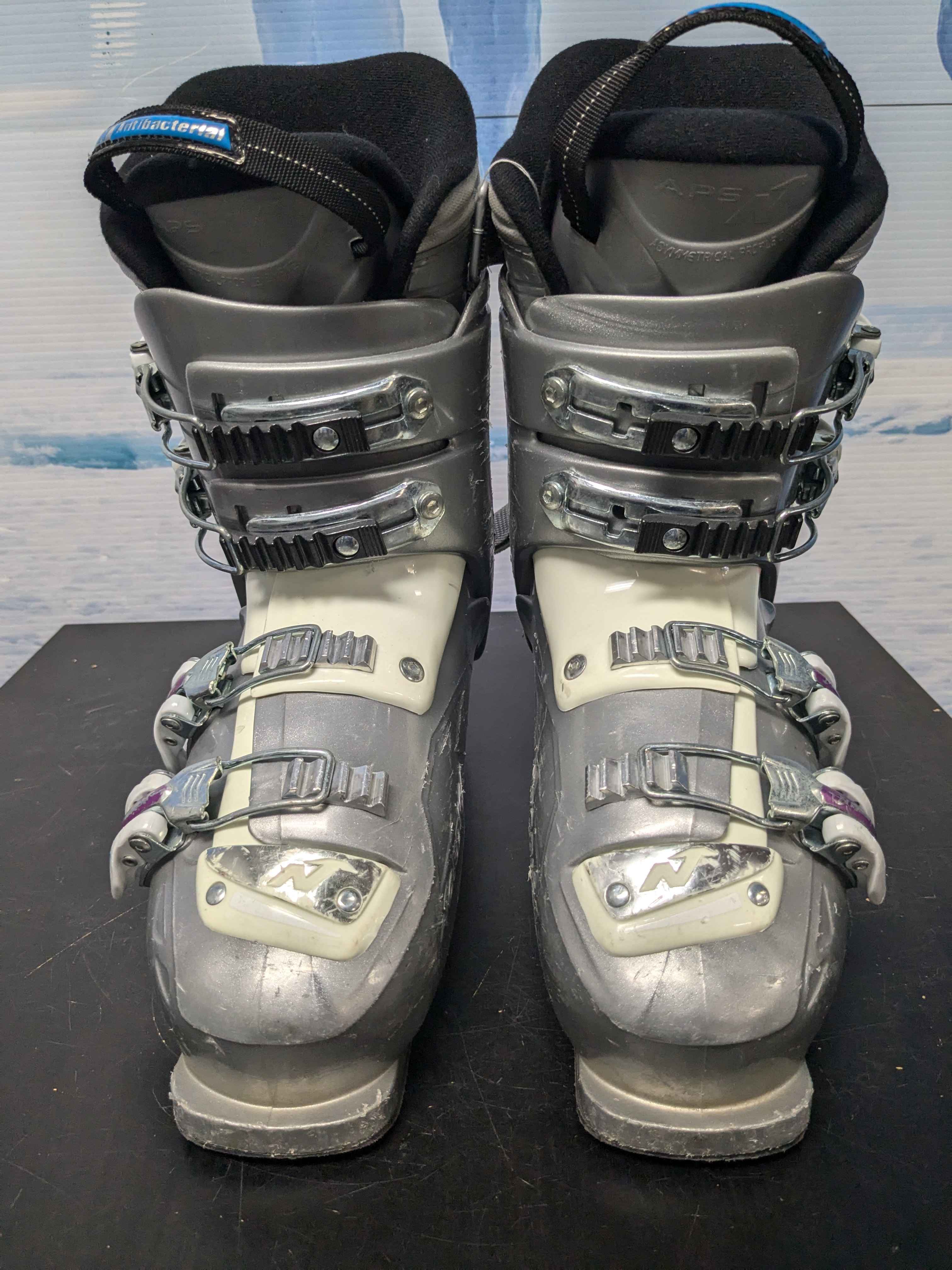 Used Nordica One Easy 5 W Ski Boot 24.0MP