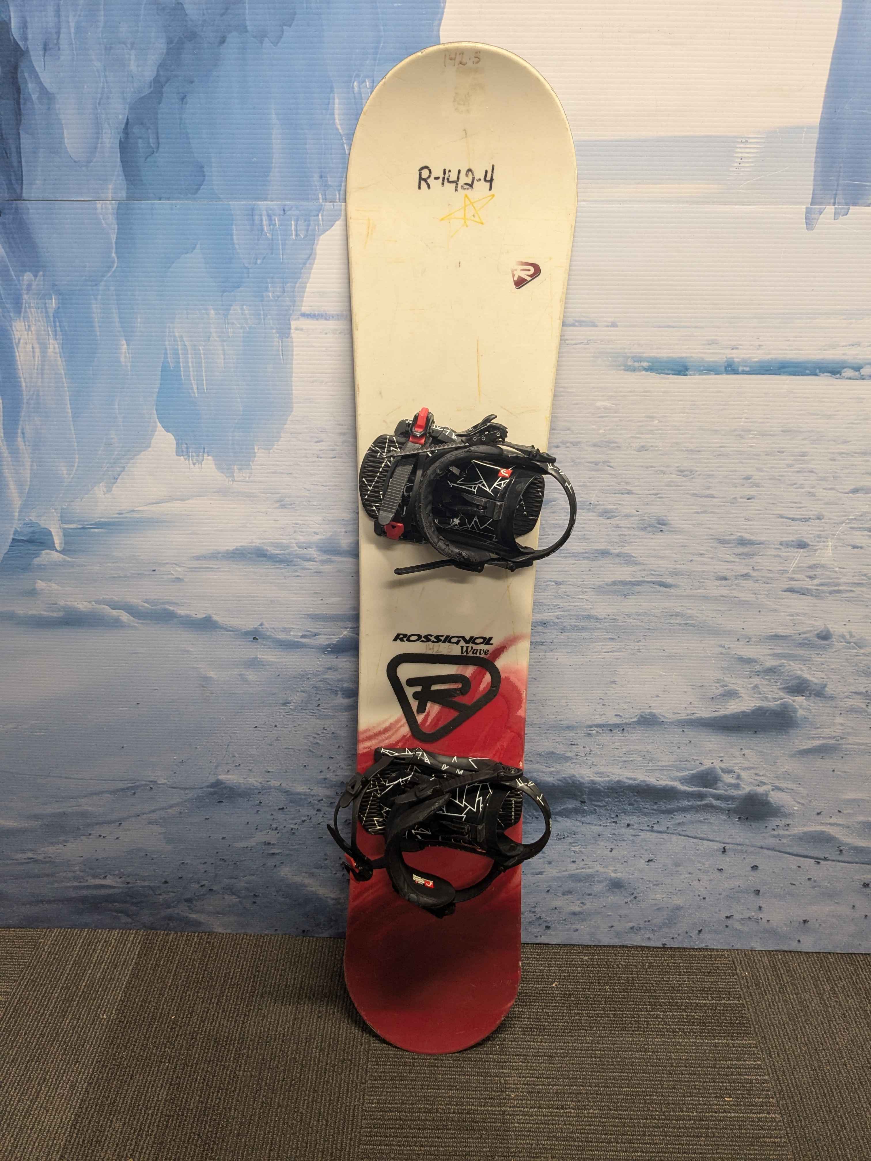 Used Rossignol Wave Snowboard 142cm With Med Bindings