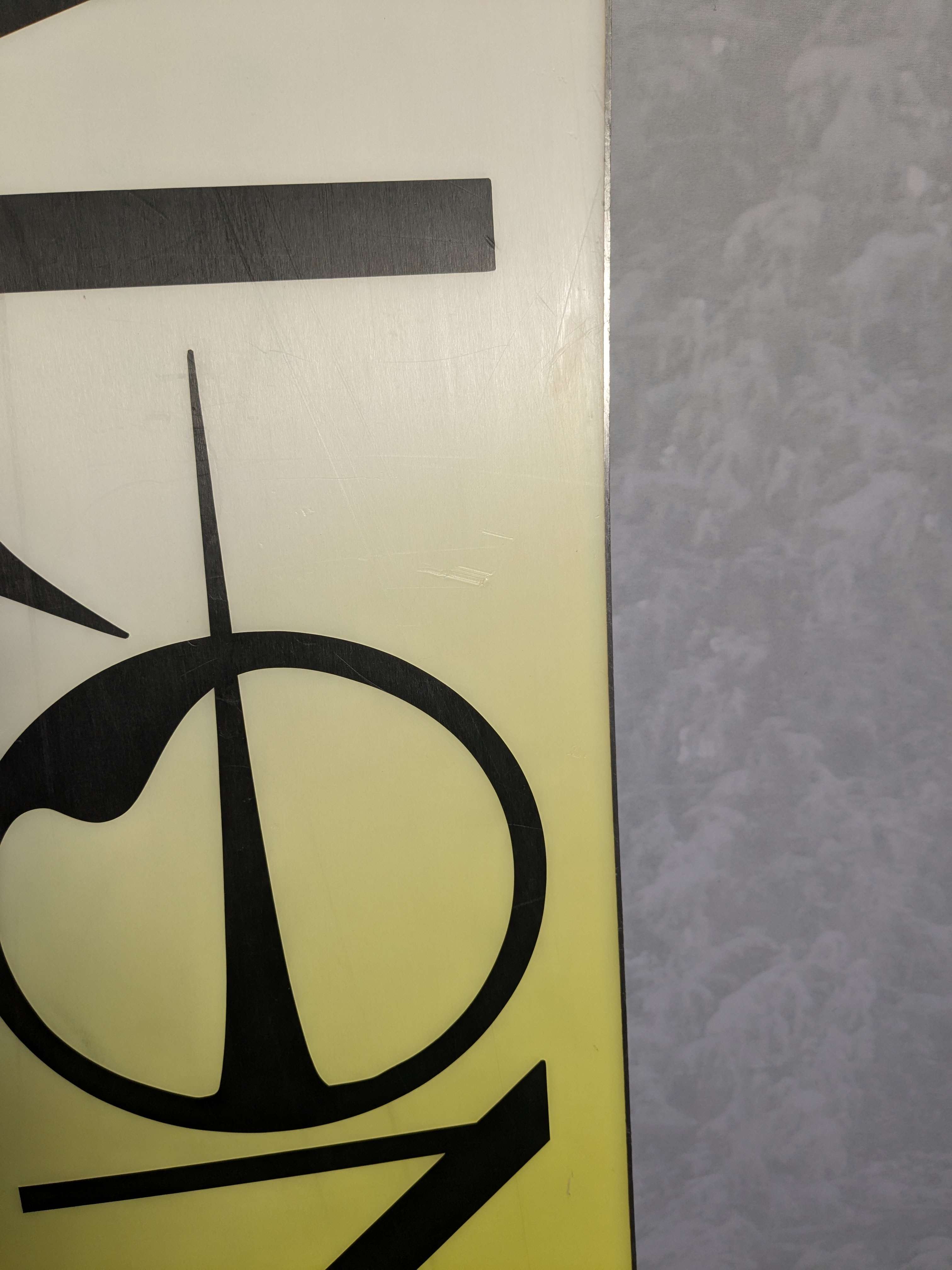 Used 2024 Salomon Assassin 153cm Snowboard