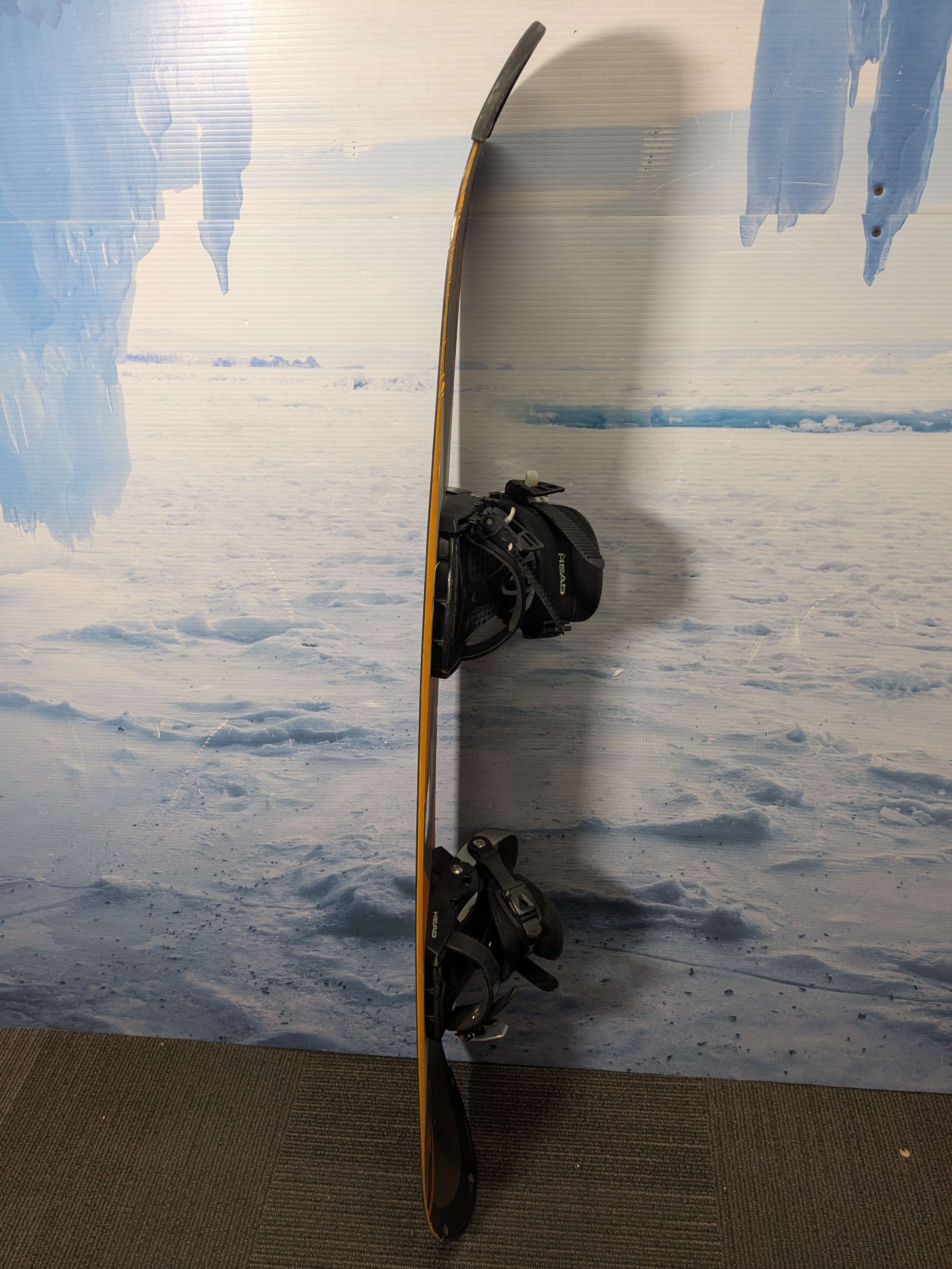 Heavily Used Rossingnol EXP W 140cm Snowboard W/ Head Small Binding