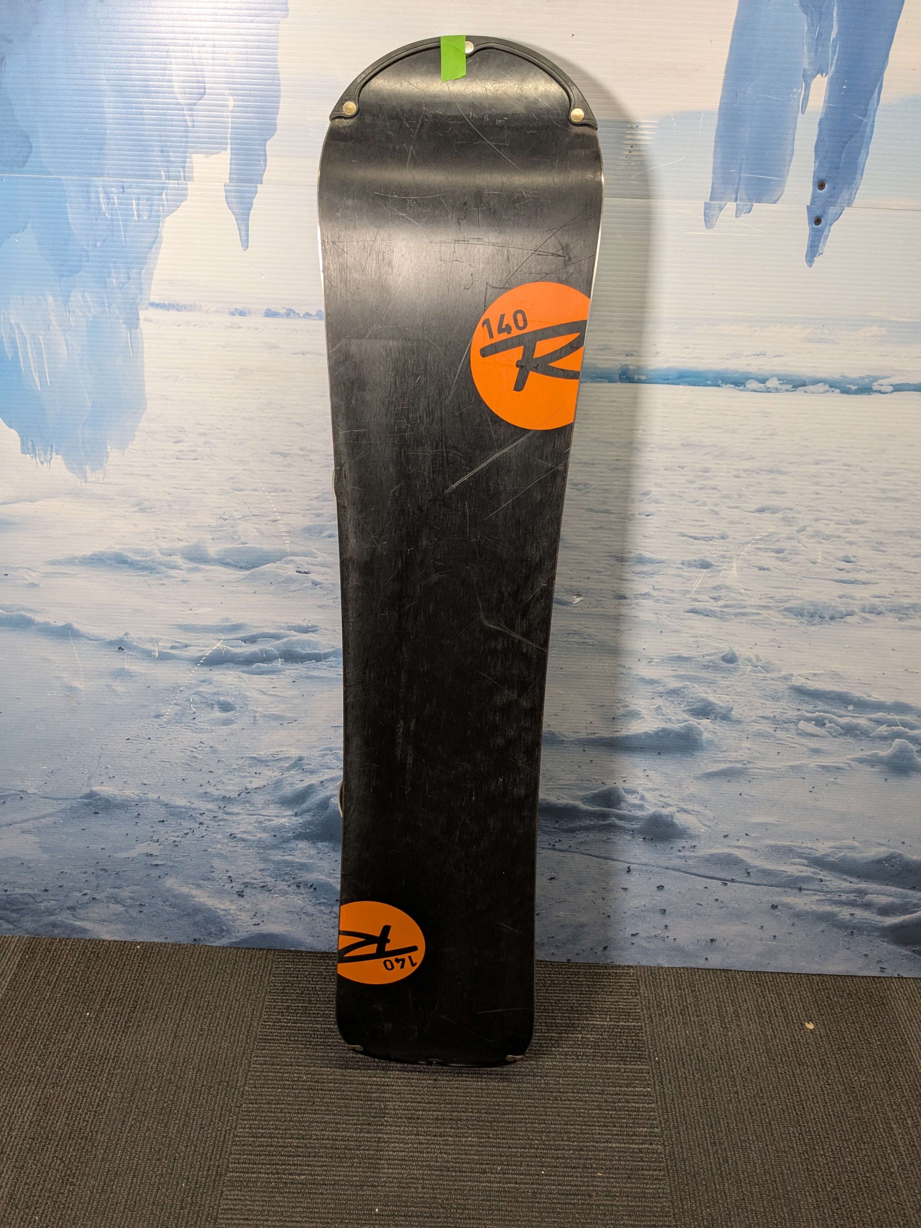 Heavily Used Rossingnol EXP W 140cm Snowboard W/ Head Small Binding