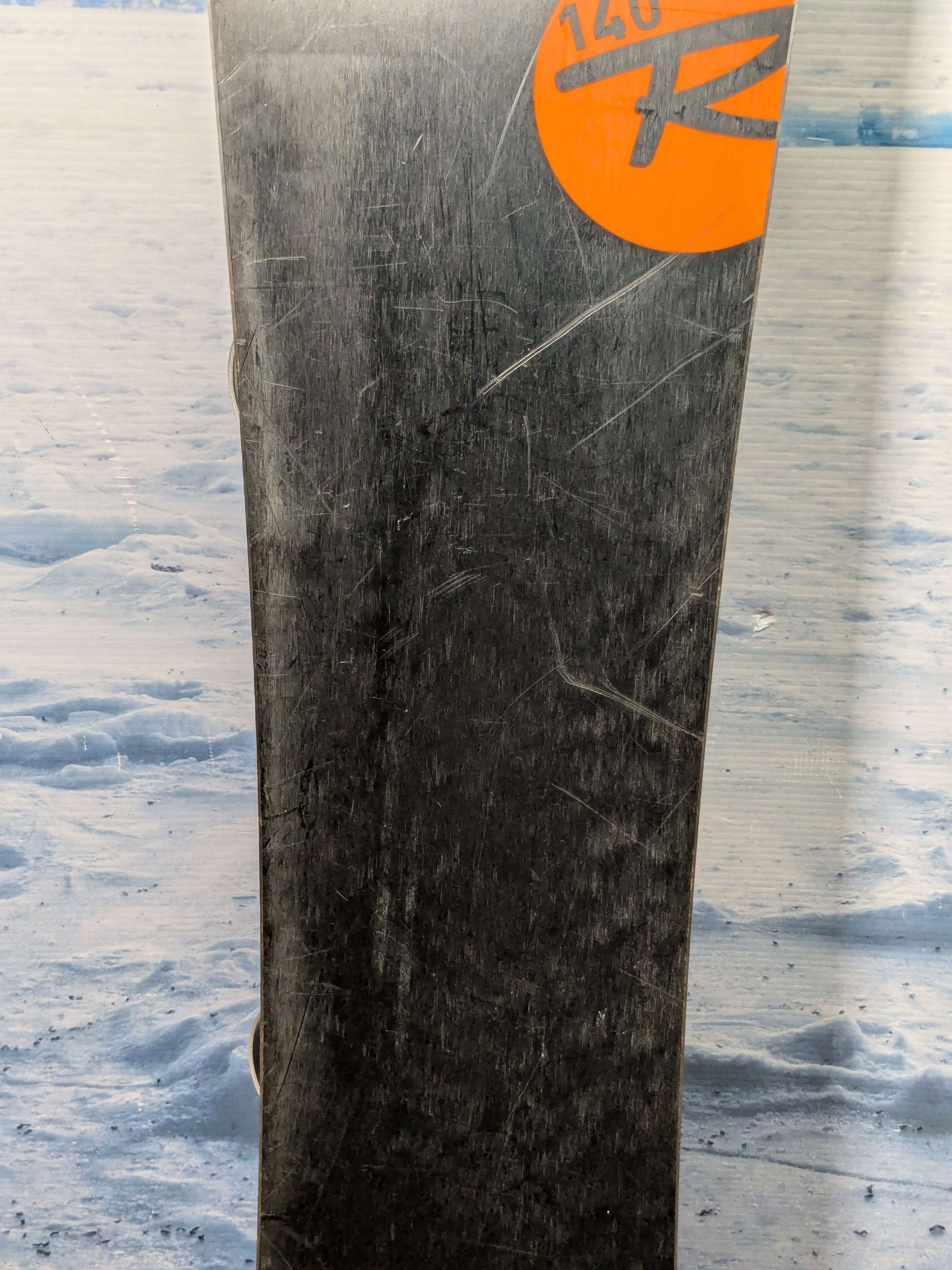 Heavily Used Rossingnol EXP W 140cm Snowboard W/ Head Small Binding