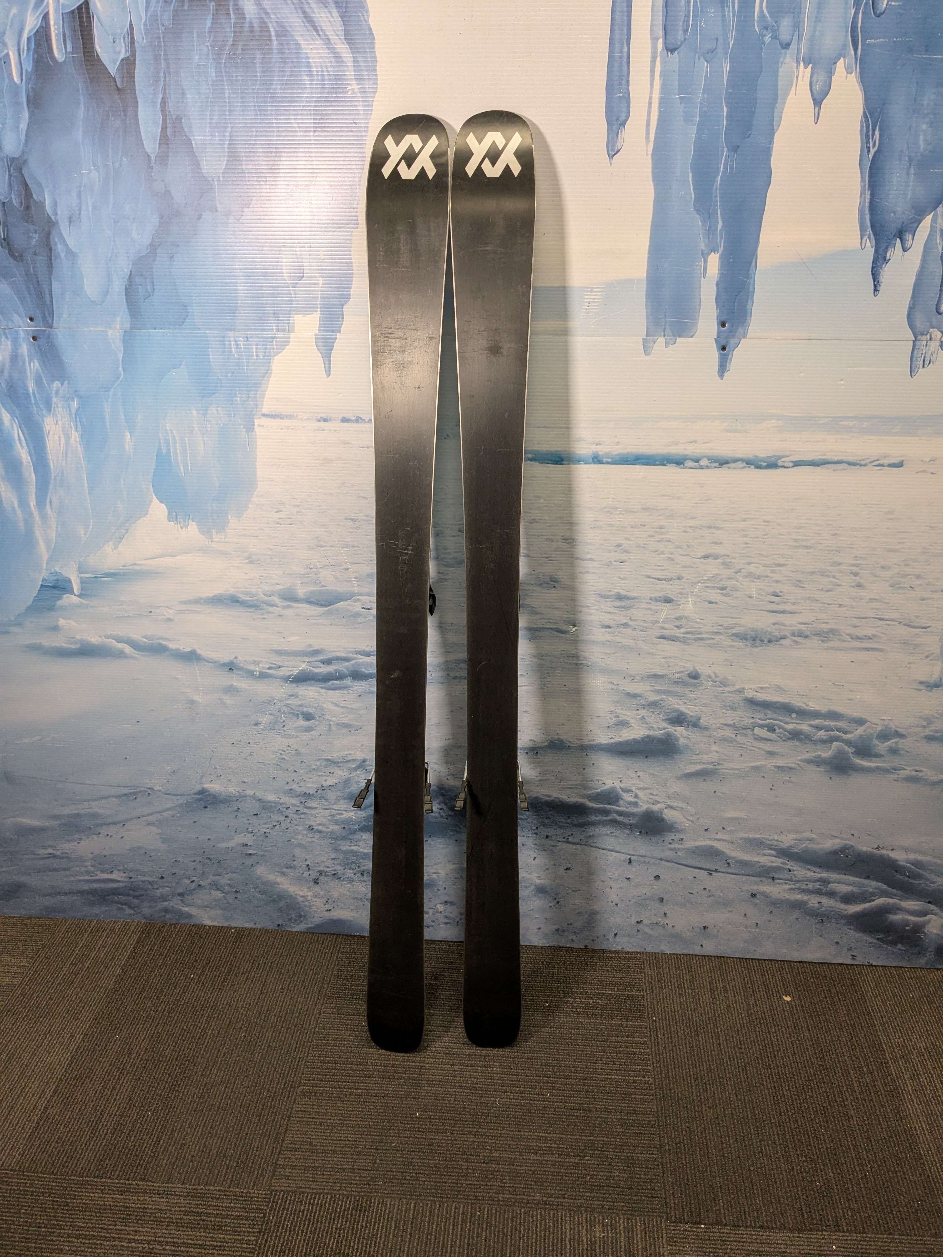 Used Ski Volkl Yumi 154cm w/ Marker Squire TCX 11 Demo Bindings