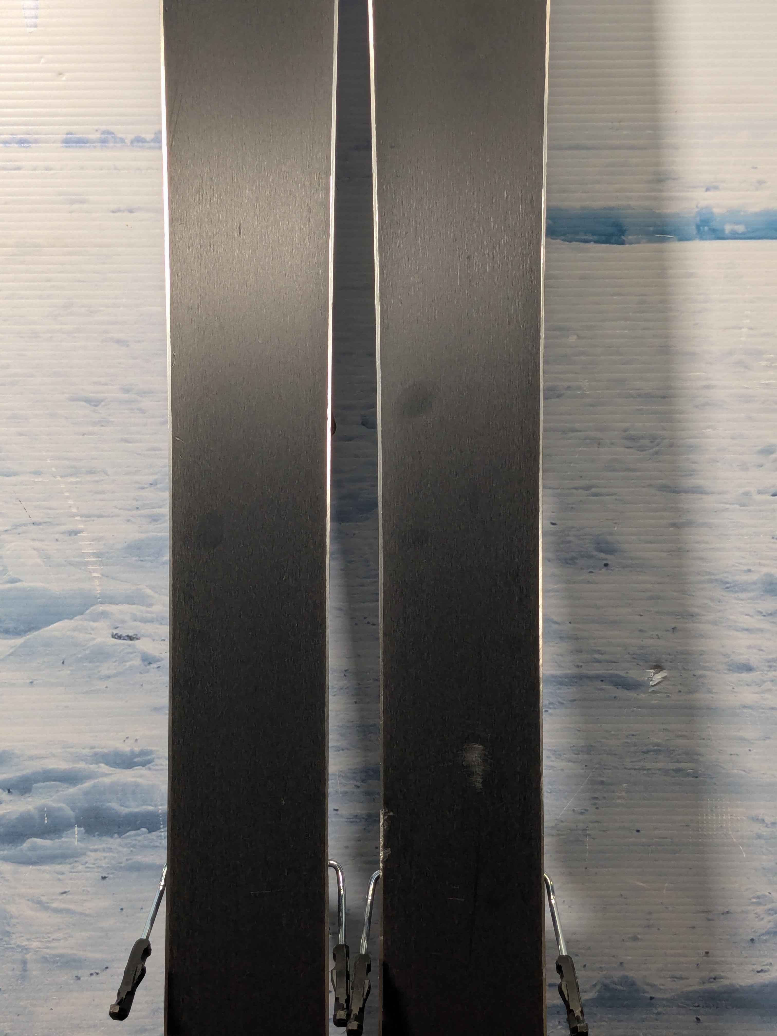 Heavily Used Armada ARV 94 164 cm Skis 2025 w/Armada Strive 11 GW Demo Bindings