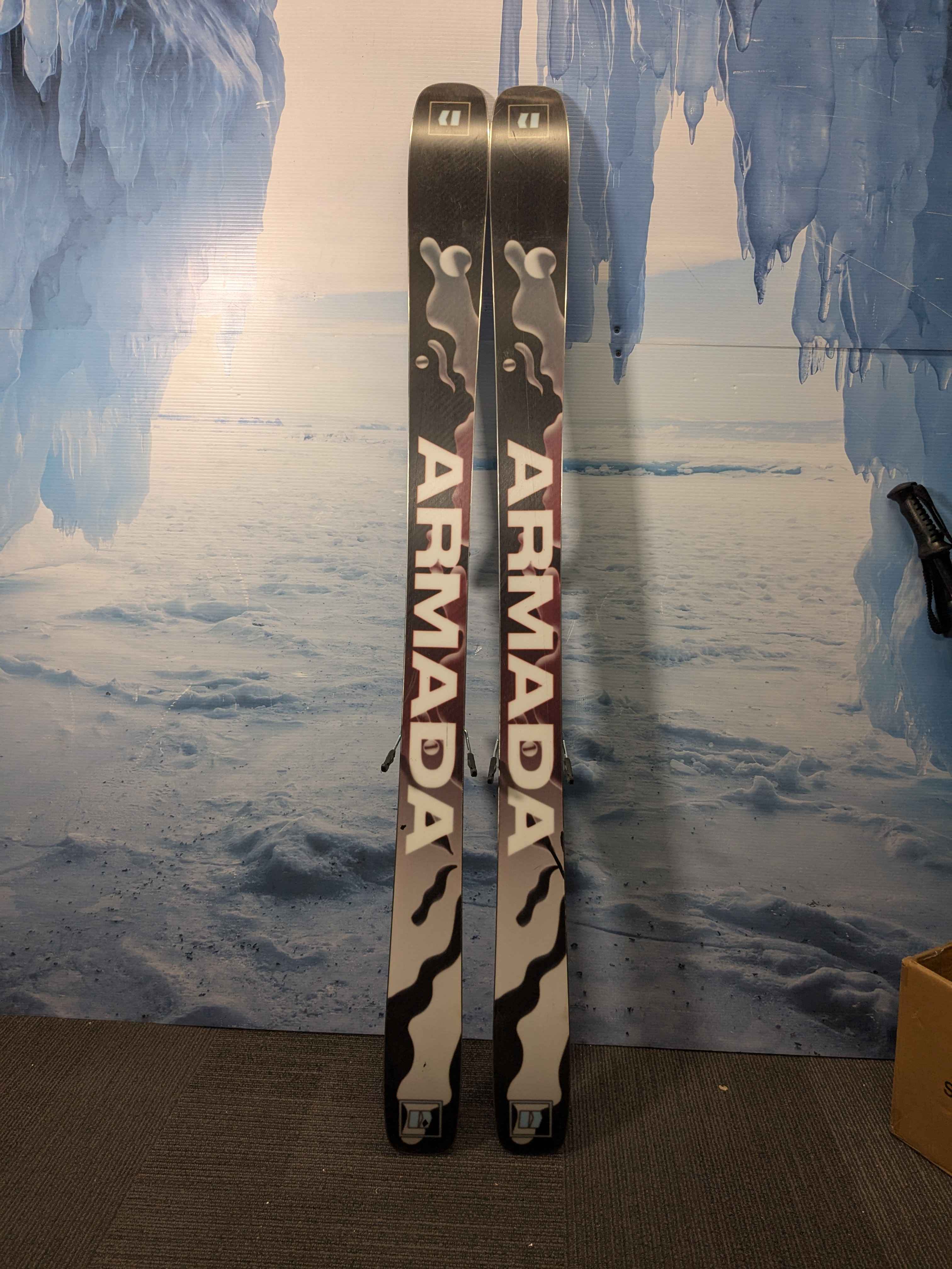 Used Armada ARW 94 164cm w/ Armada Strive 11 Demo Bindings