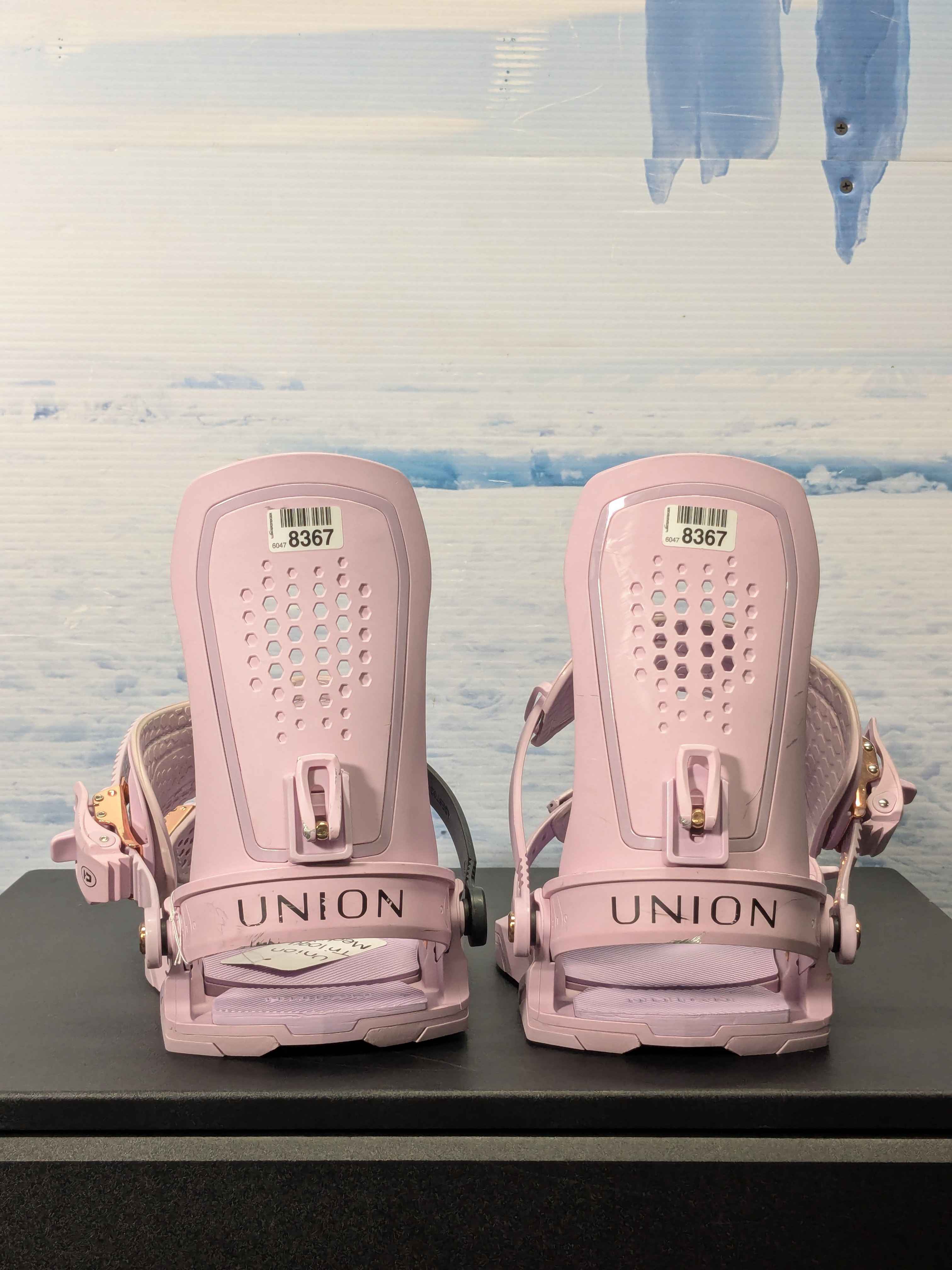 Lightly Used Union Trilogy Medium Pink Snowboard Binding