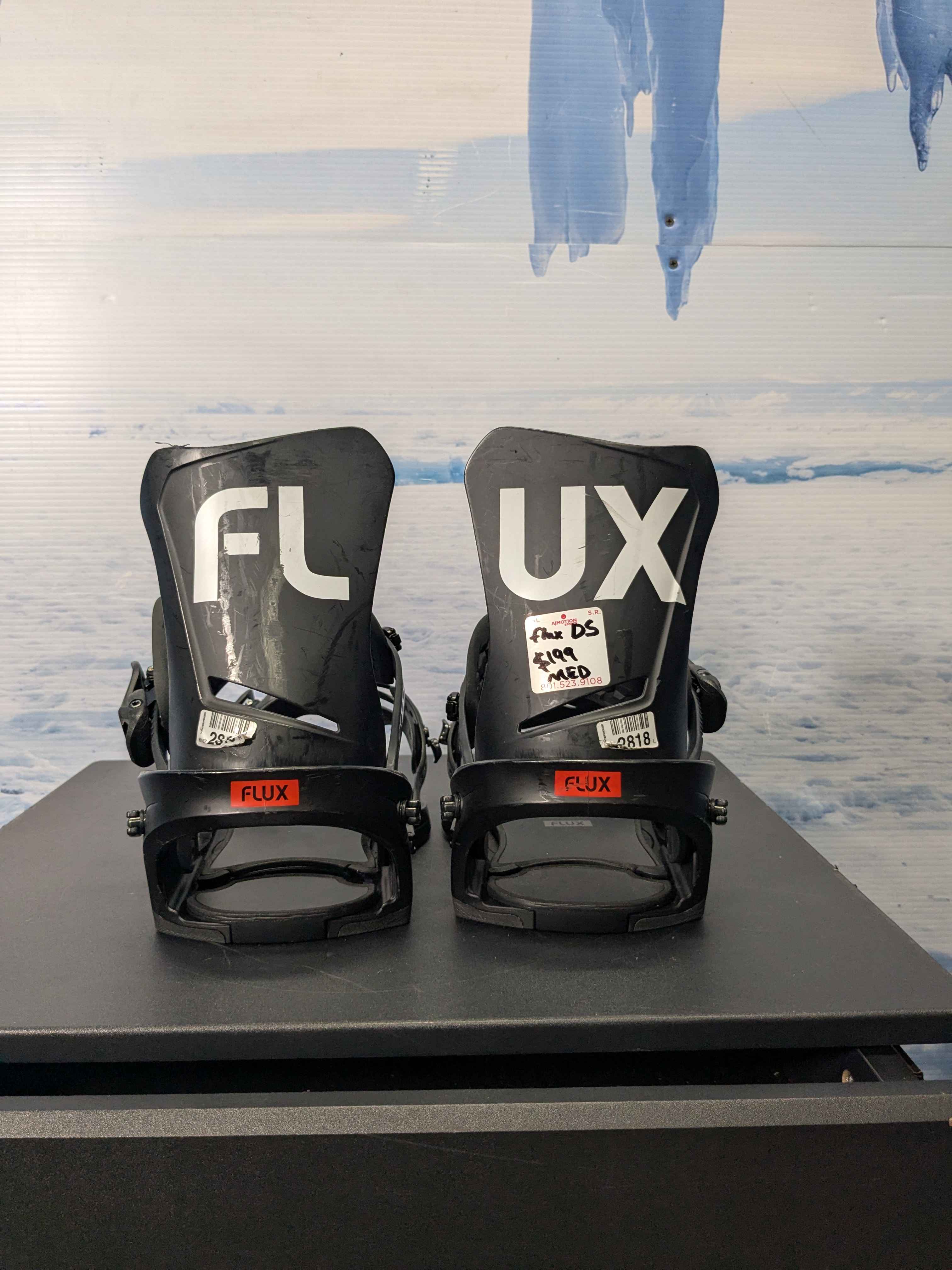 Lightly Used Flux DS Medium Black Snowboard Binding
