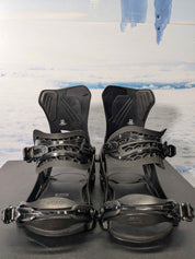 Lightly Used Flux DS Medium Black Snowboard Binding