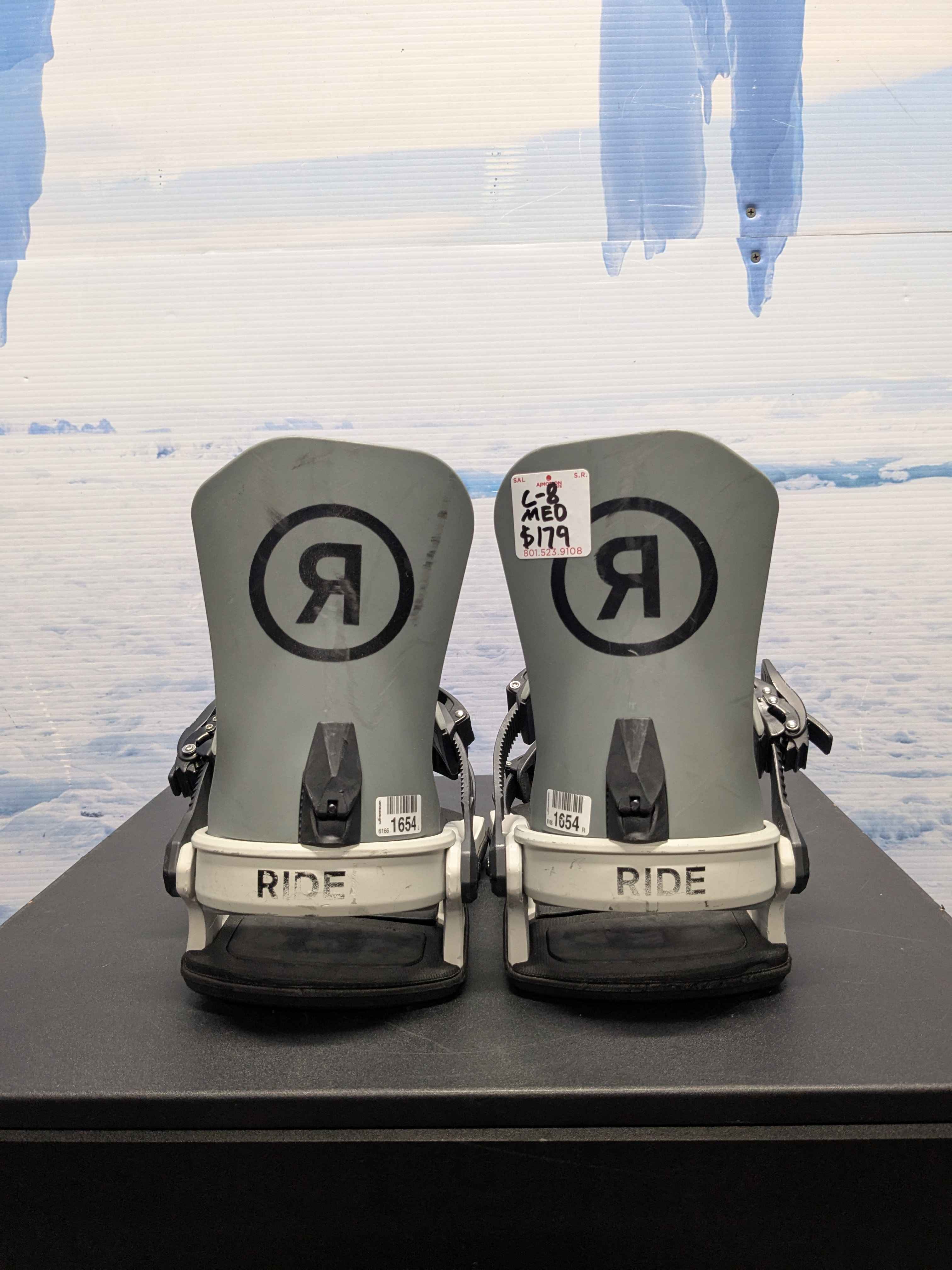 Used Ride C-8 Medium Gray/White Snowboard Binding